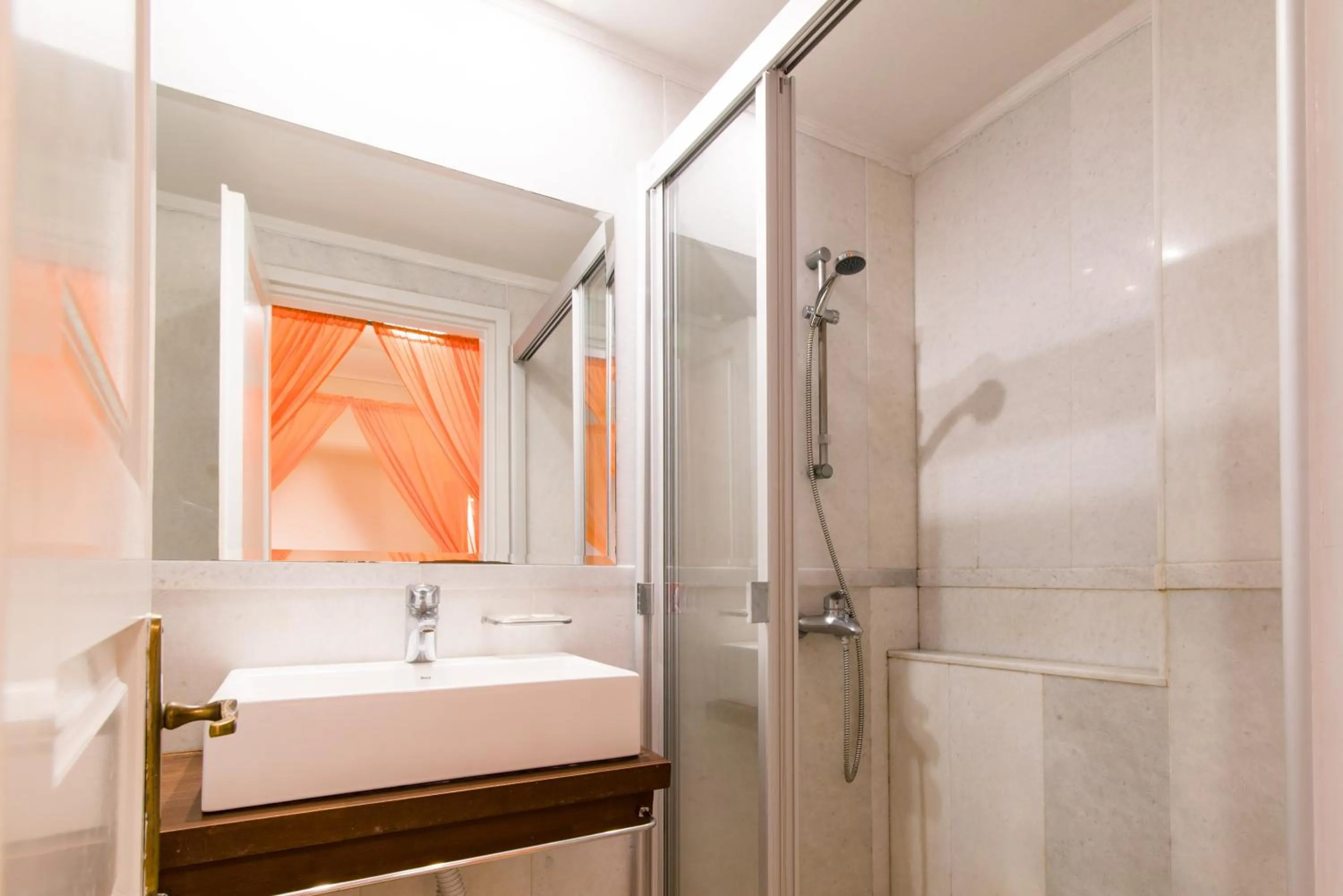 Shower in Antinea Suites Hotel & Spa