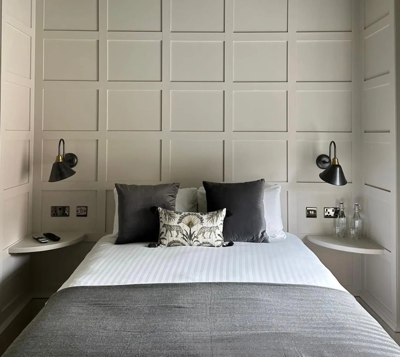 Bed in Rooms Above Sugar Boat