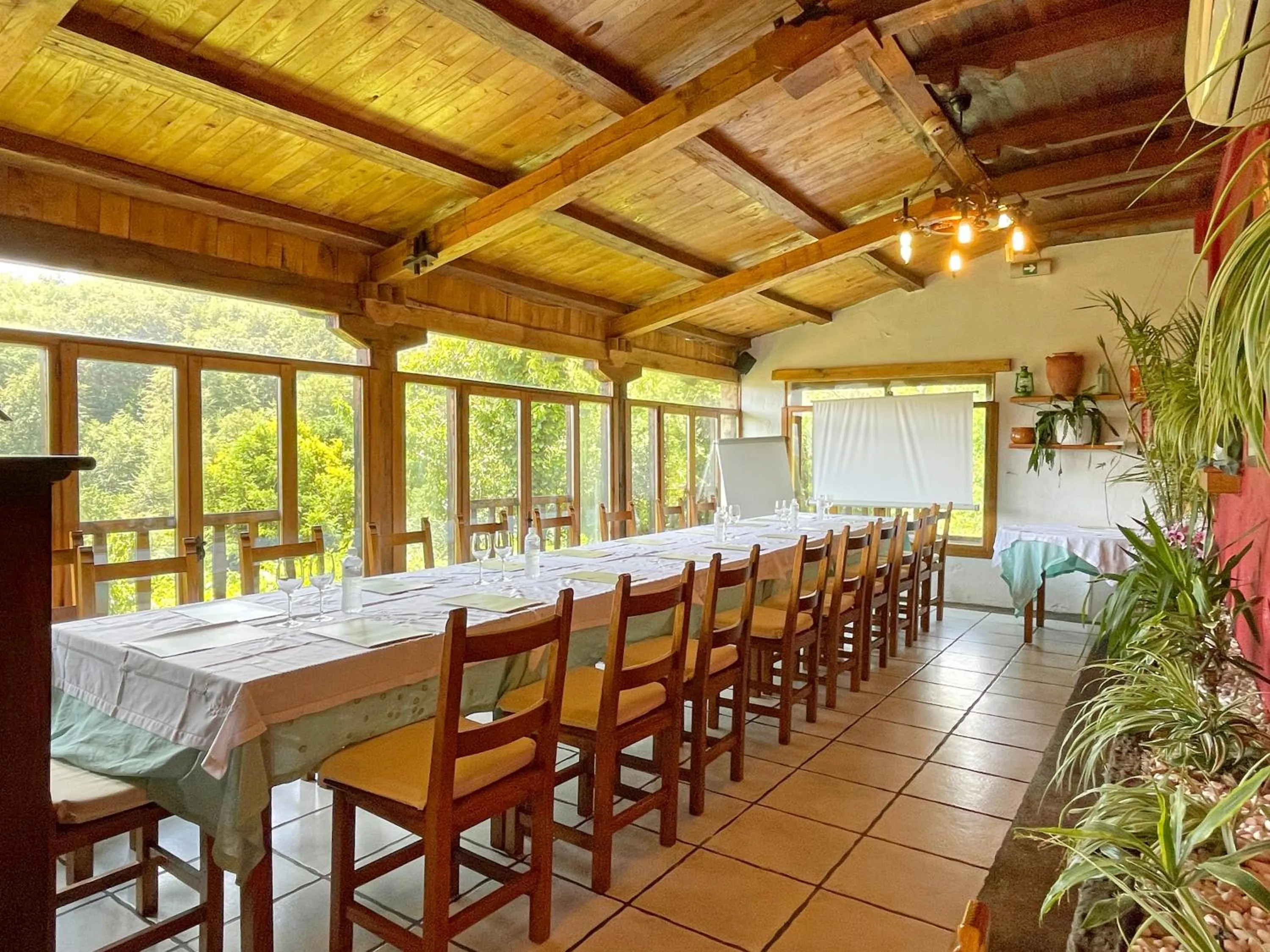 Dining area in Hotel Peruskenea