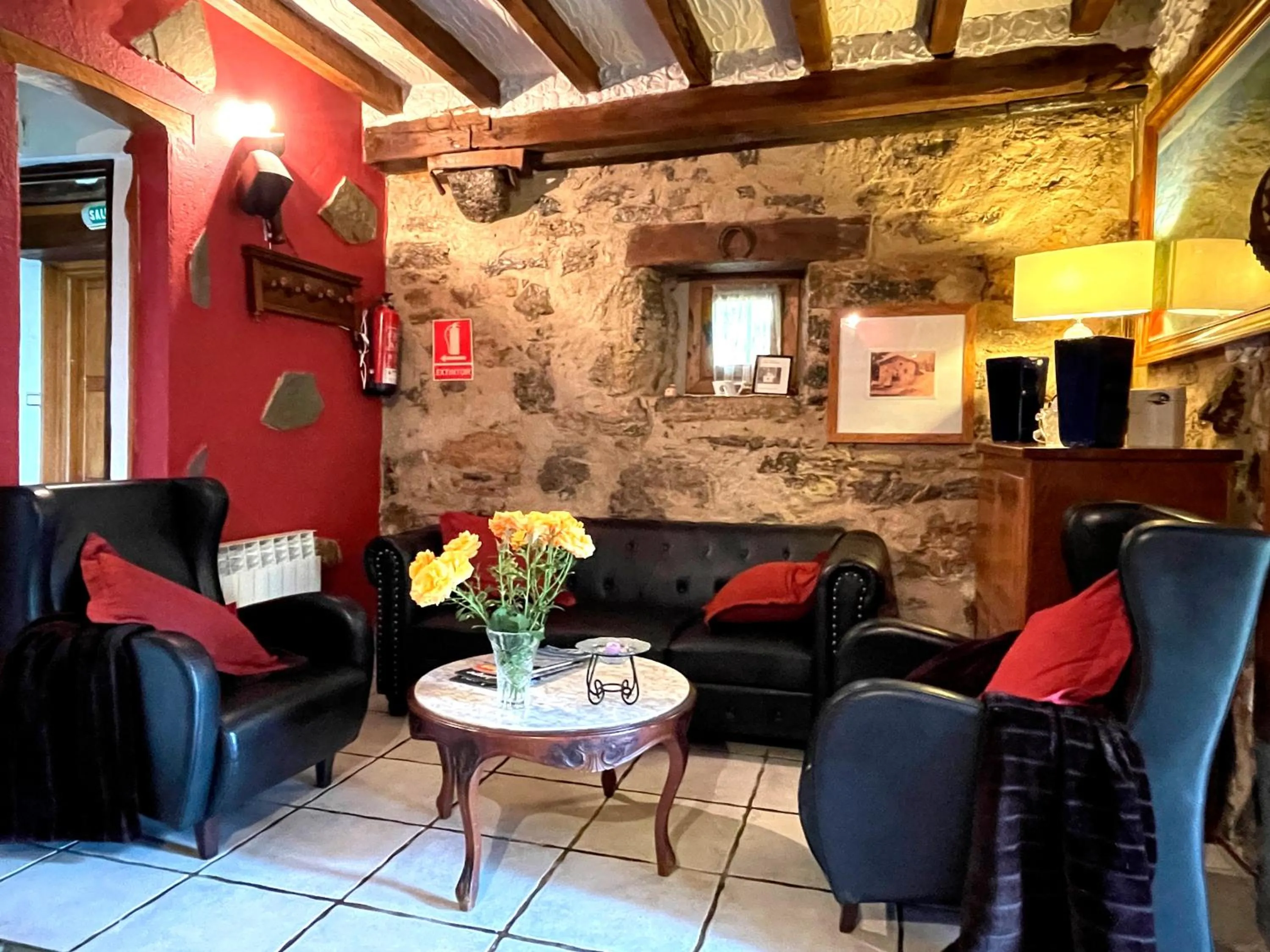 Lounge or bar in Hotel Peruskenea