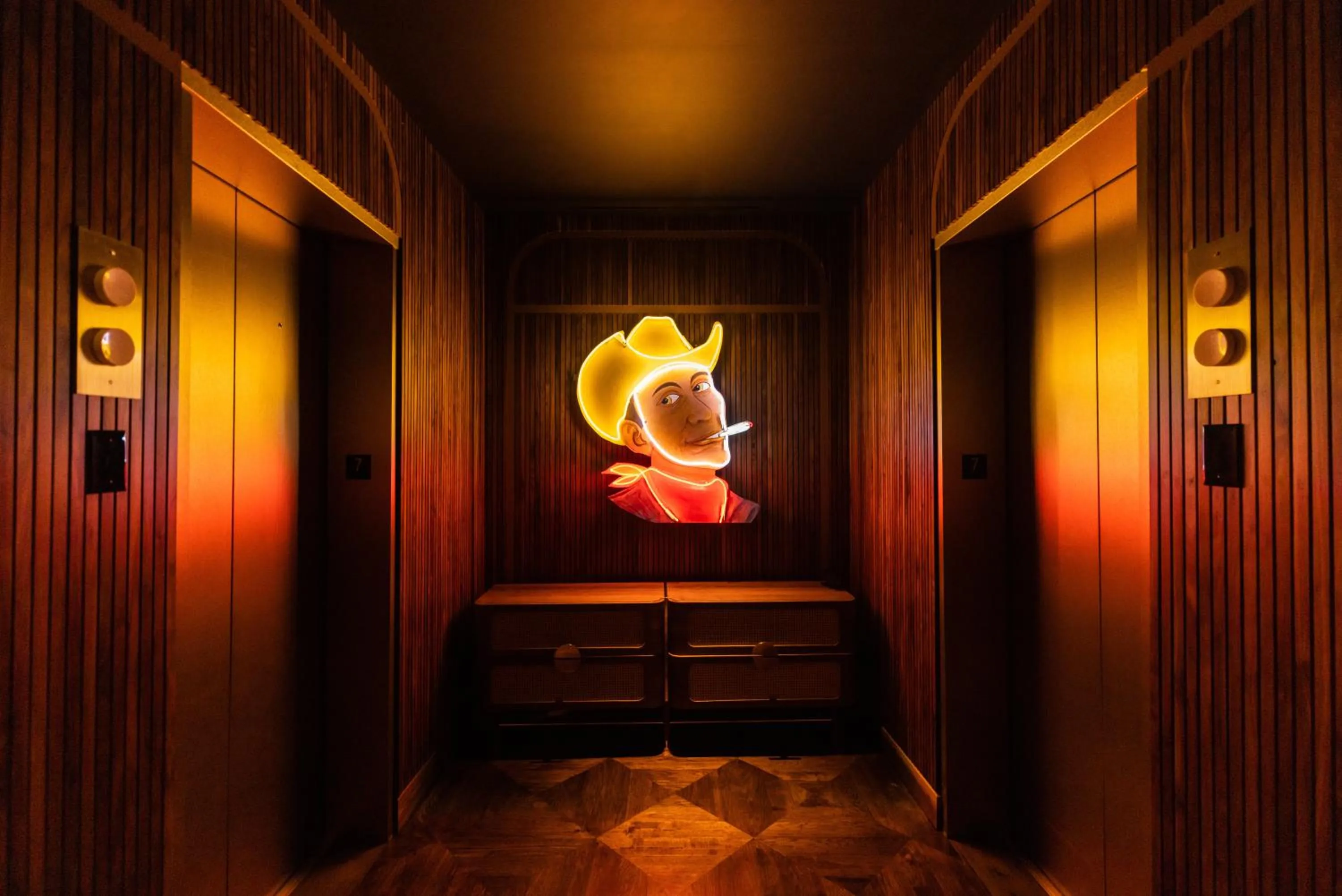 Restaurant/places to eat in Hôtel Swexan