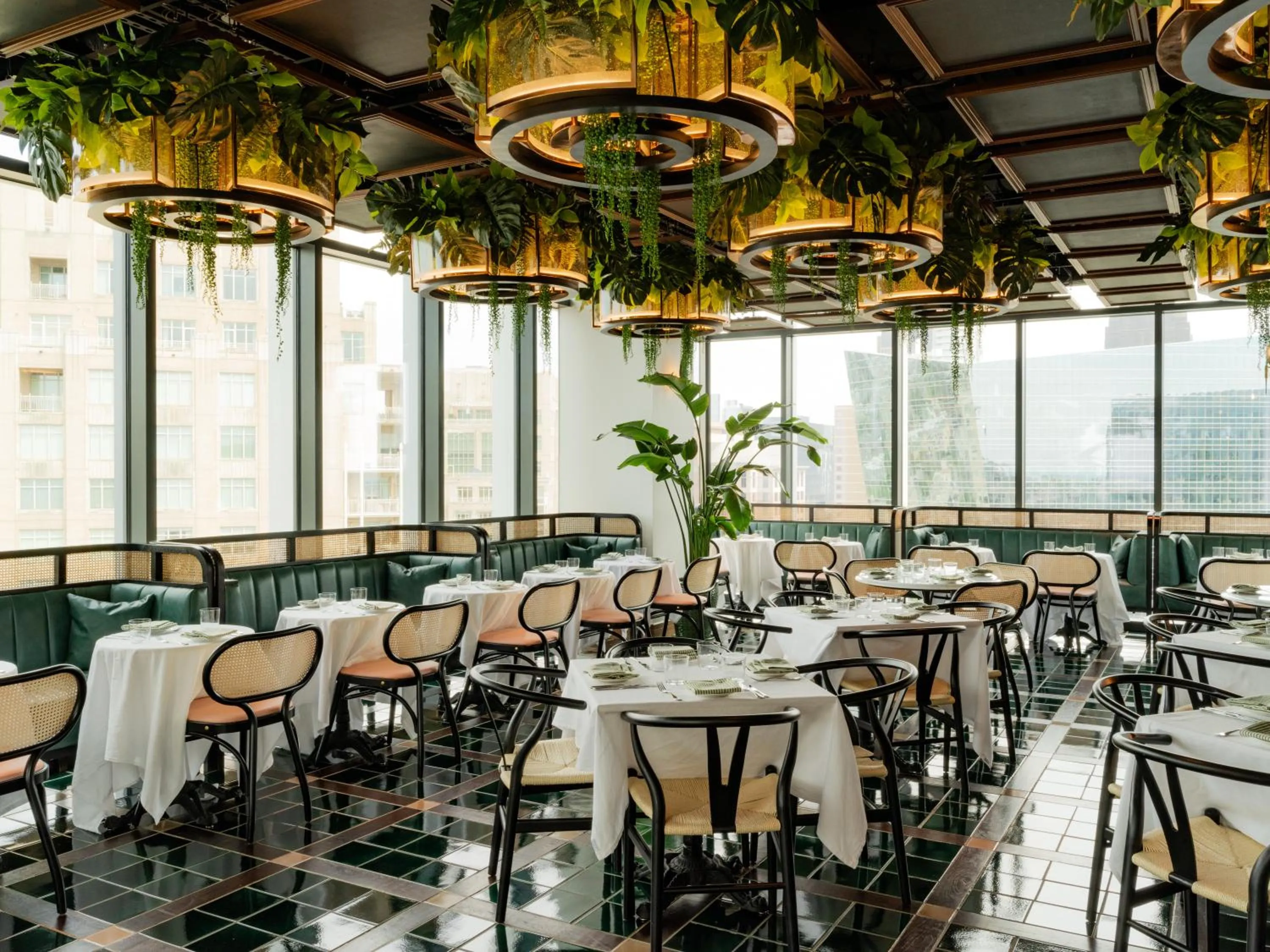 Restaurant/places to eat in Hôtel Swexan