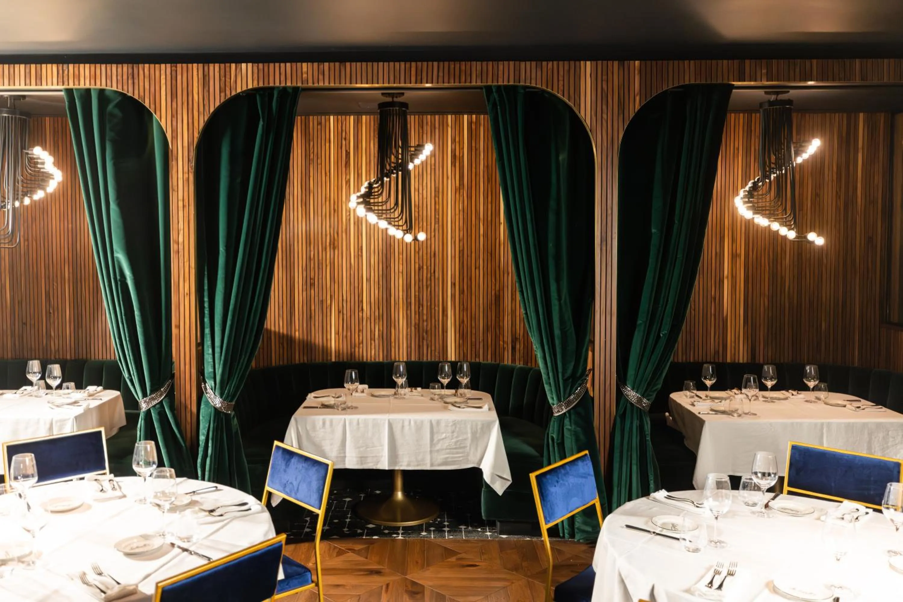 Restaurant/places to eat in Hôtel Swexan