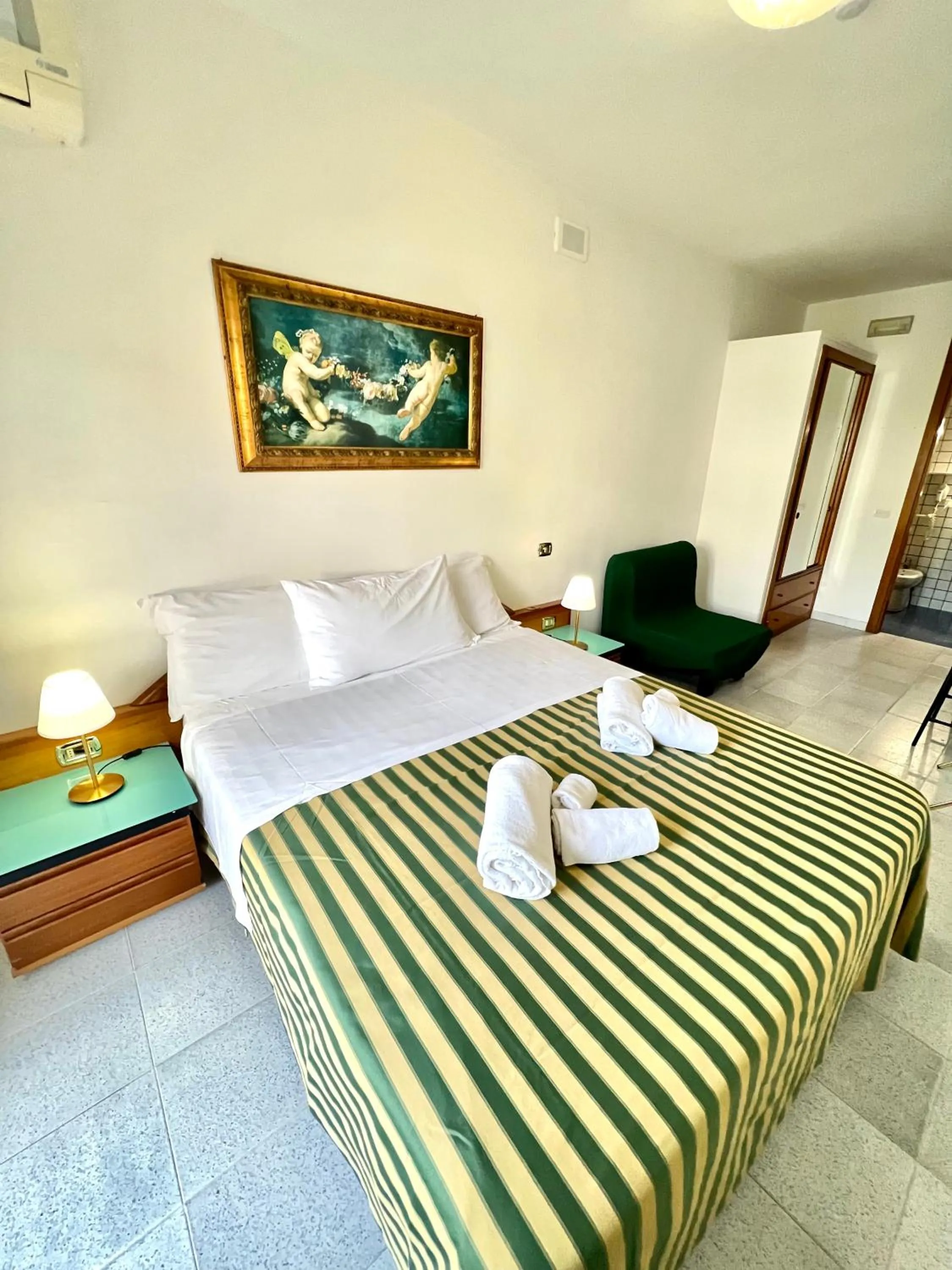 Bedroom, Bed in Hotel Minerva