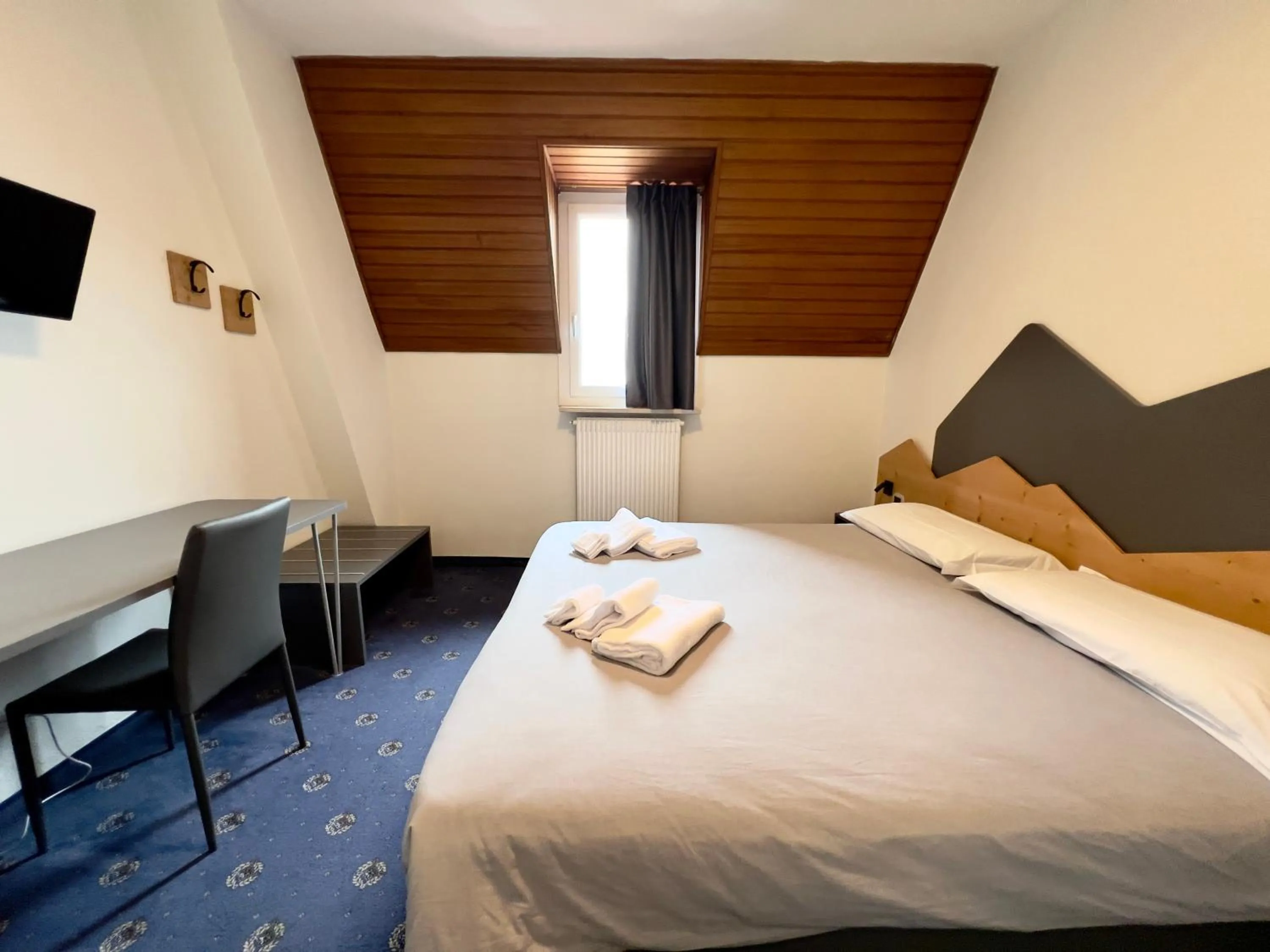 Bedroom, Bed in Hotel Regina del Bosco