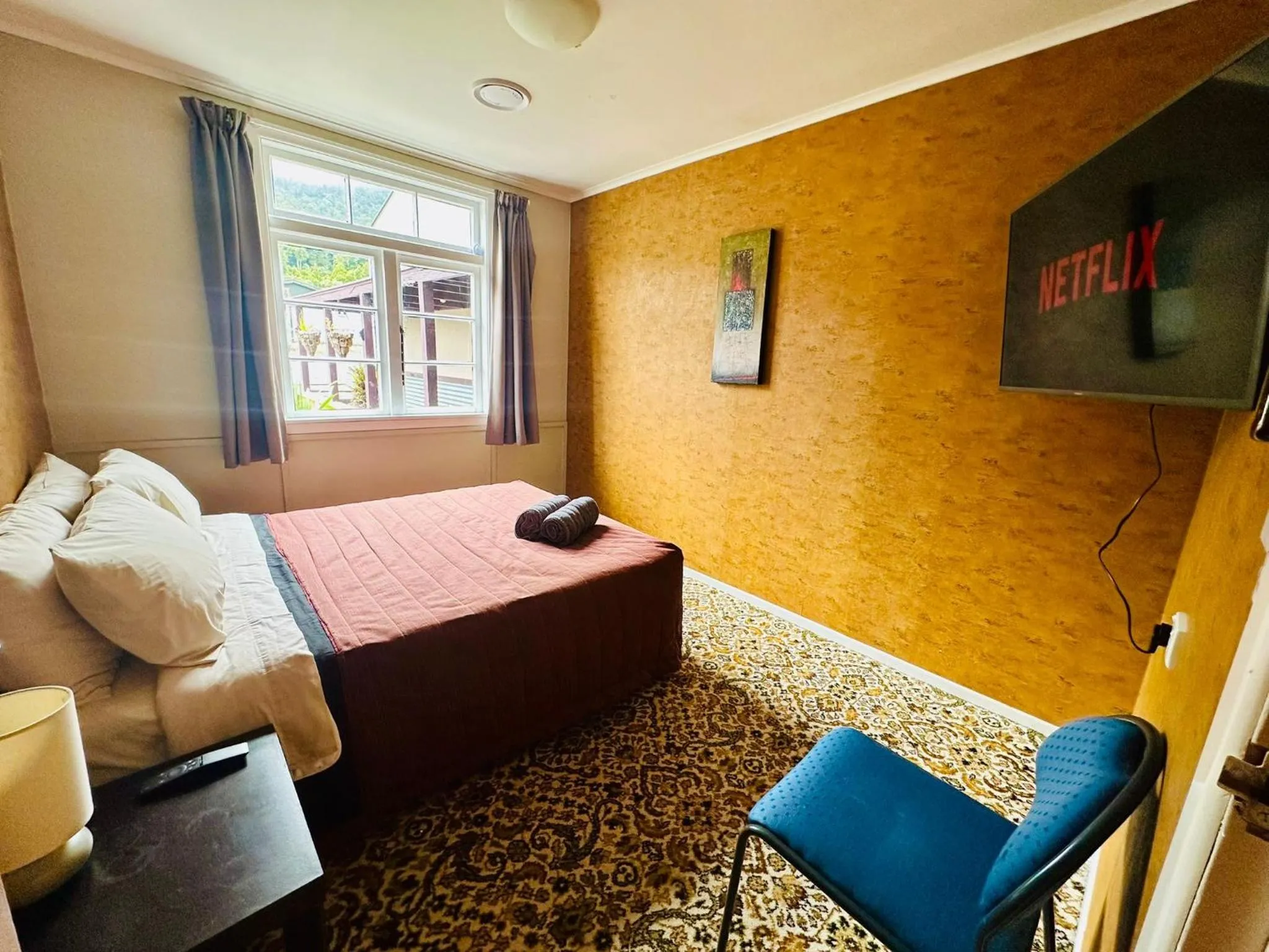 Bedroom, Bed in The Crossing Lodge & Backpackers