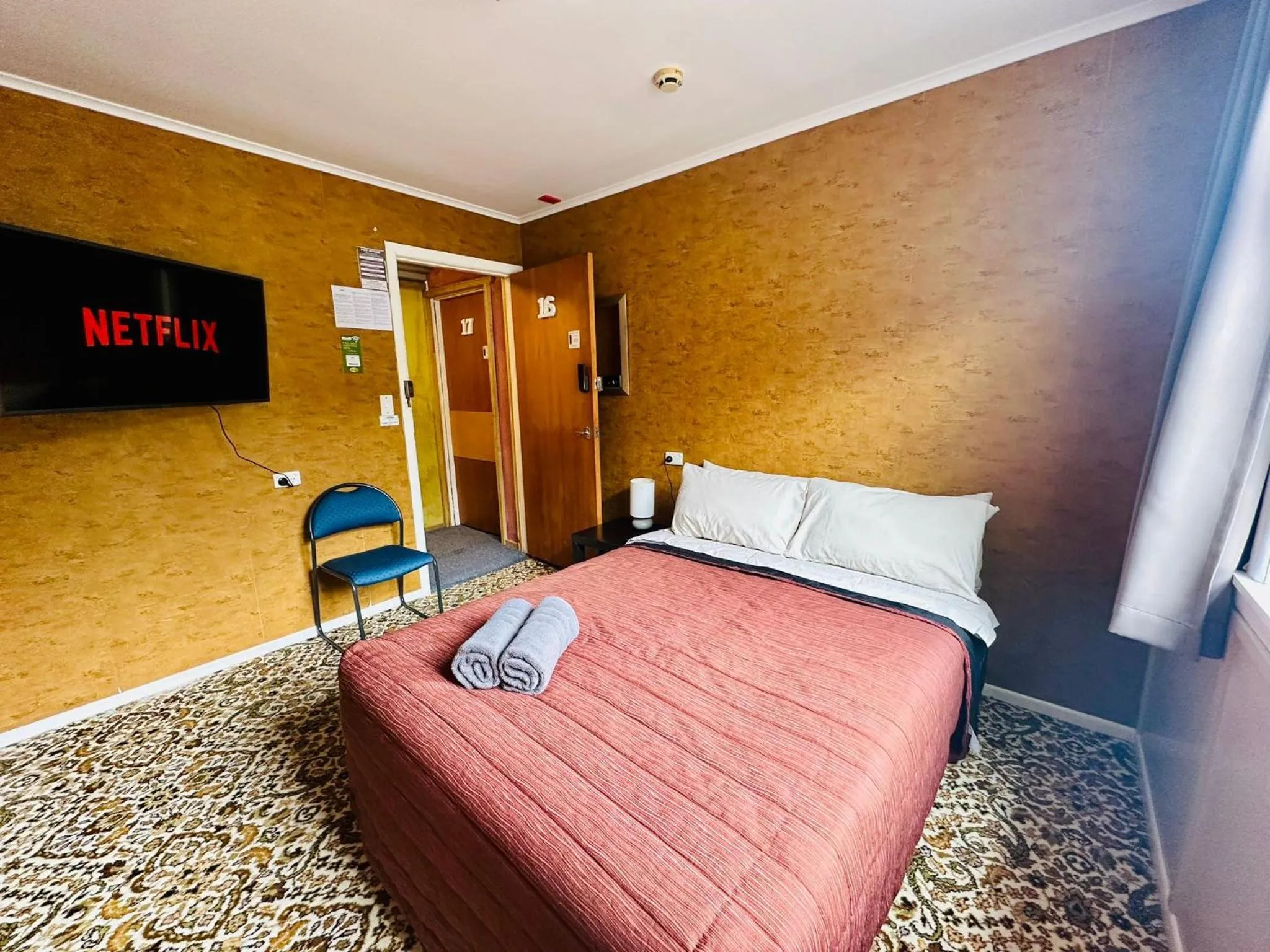 Bedroom, Bed in The Crossing Lodge & Backpackers