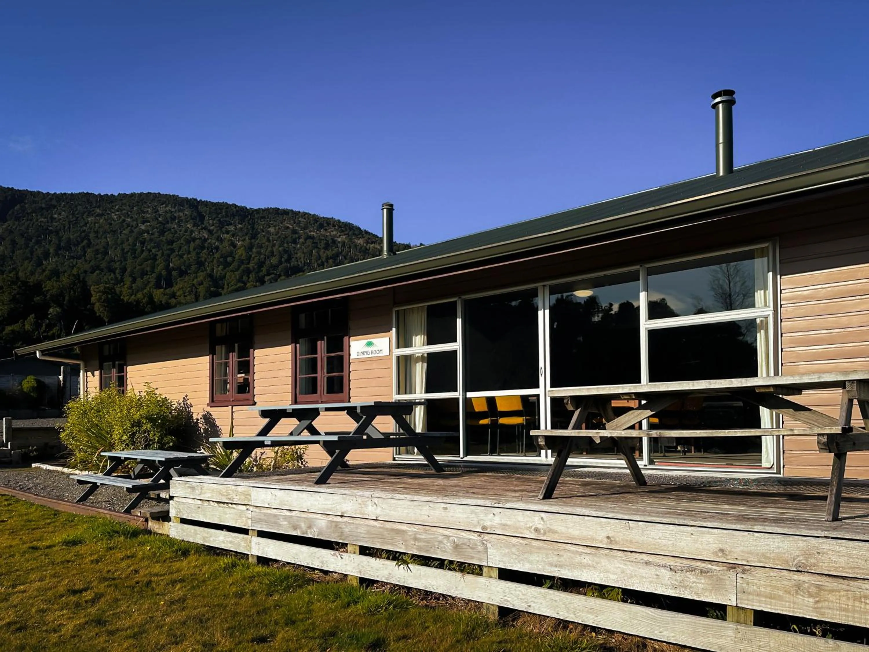 Property building in The Crossing Lodge & Backpackers