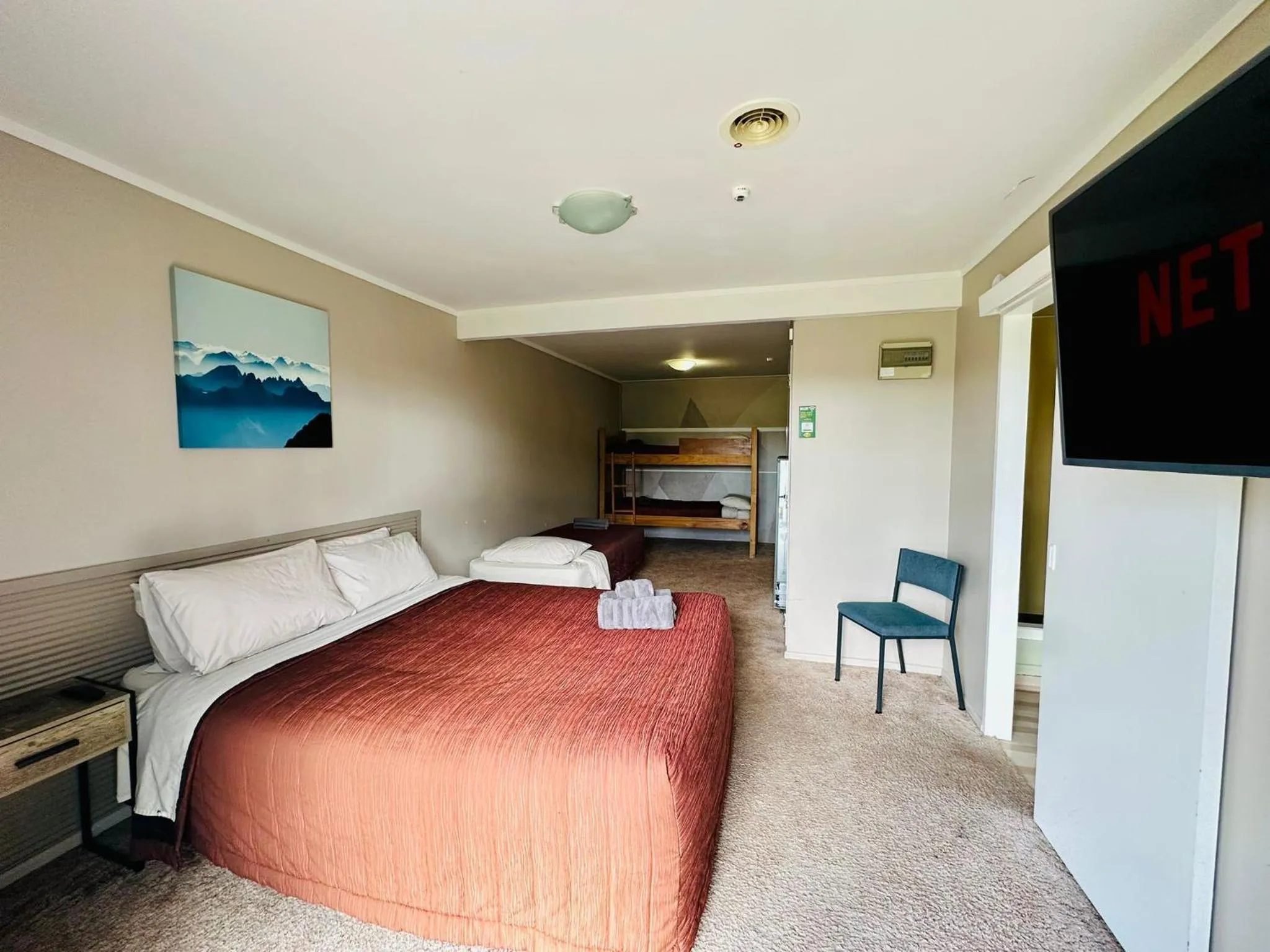 Bed in The Crossing Lodge & Backpackers