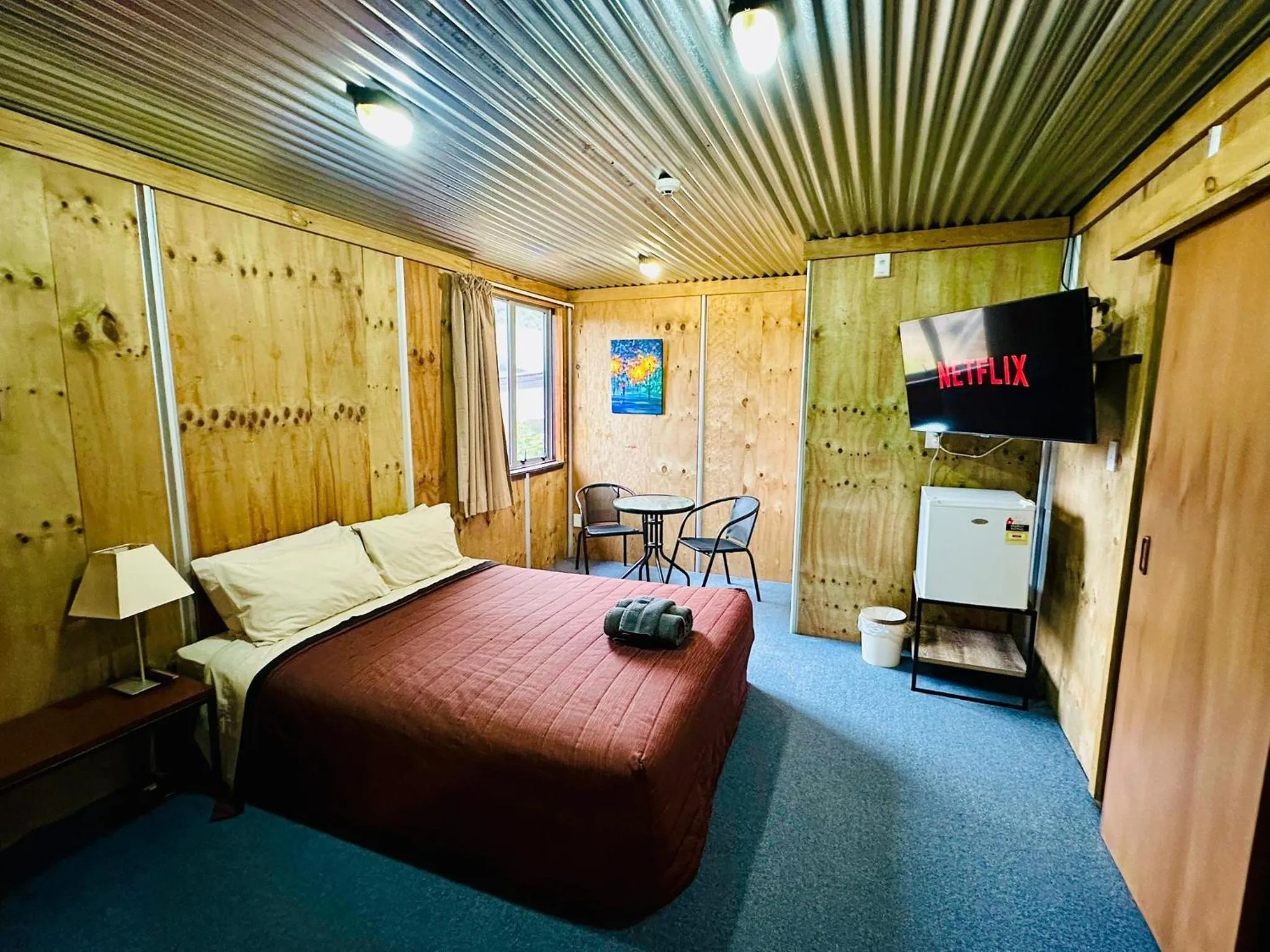 Bedroom, Bed in The Crossing Lodge & Backpackers