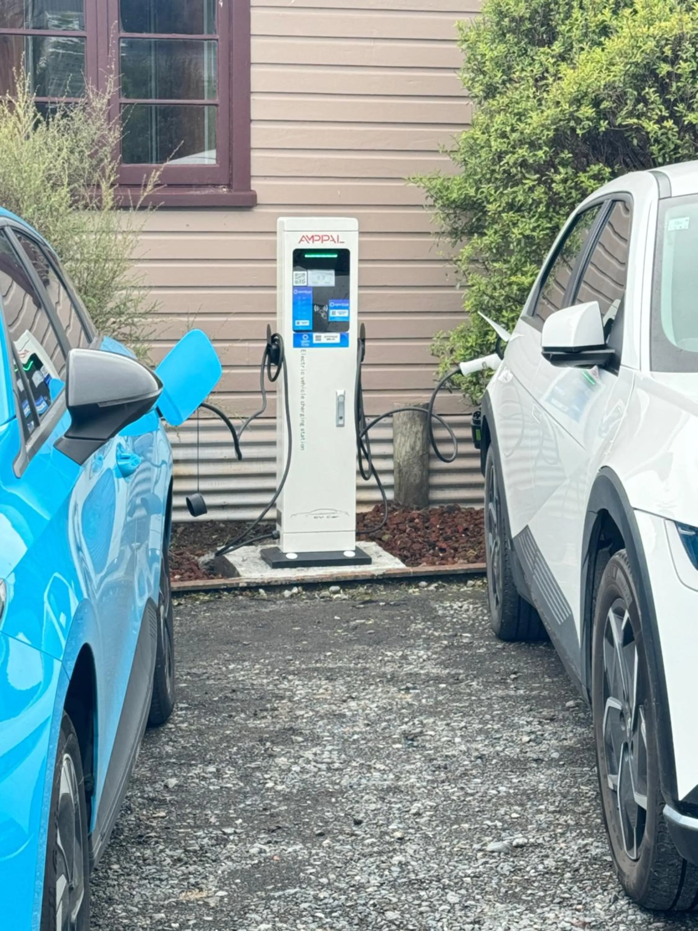 Parking in The Crossing Lodge & Backpackers