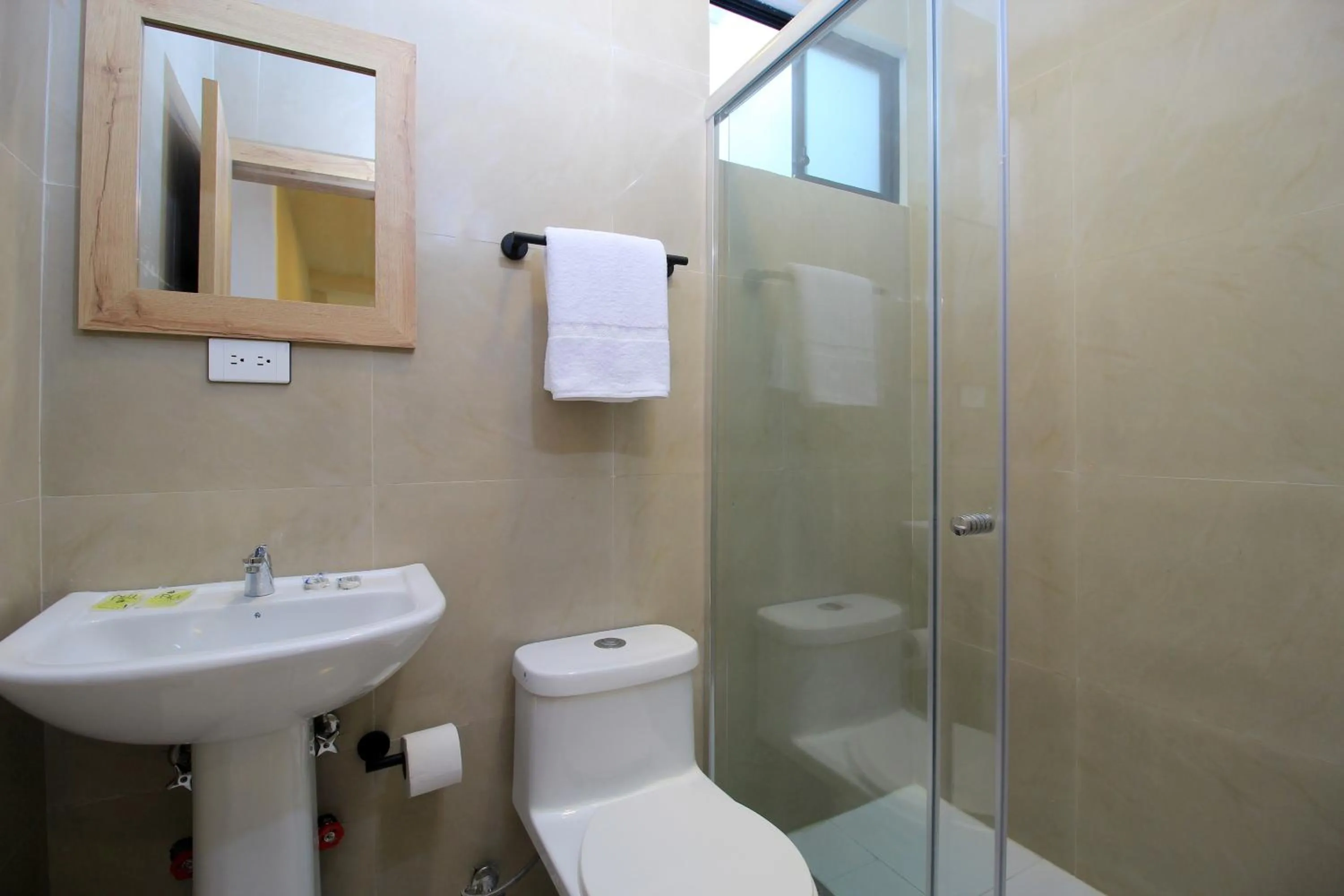 Shower in Apart Hotel Casa Blanca