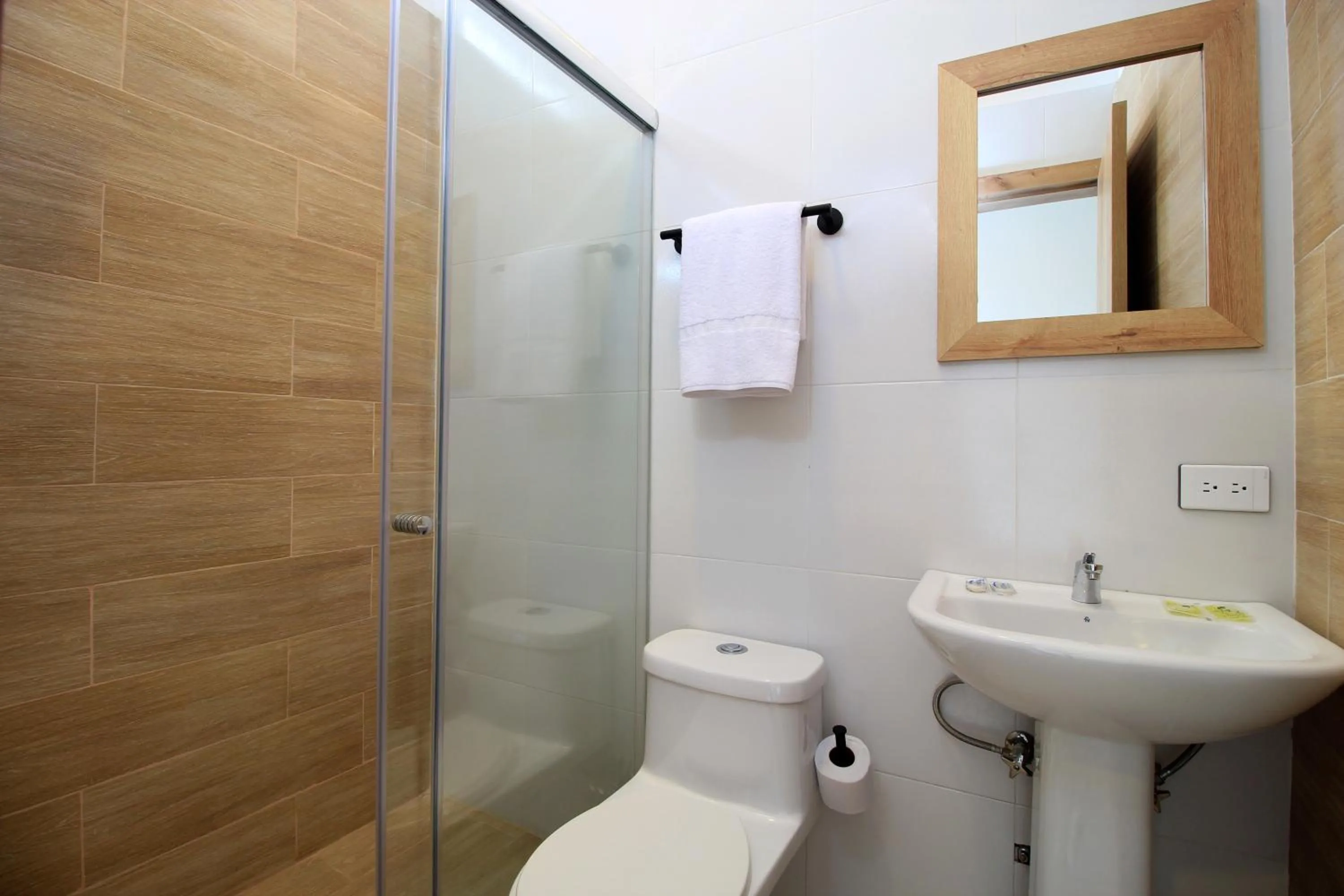 Shower in Apart Hotel Casa Blanca