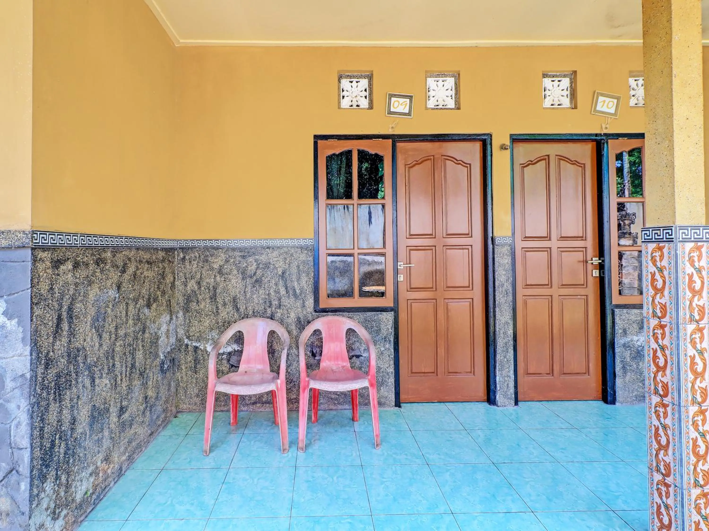 Patio in Hotel O Sekar Jagat Near Pantai Baluk Rening