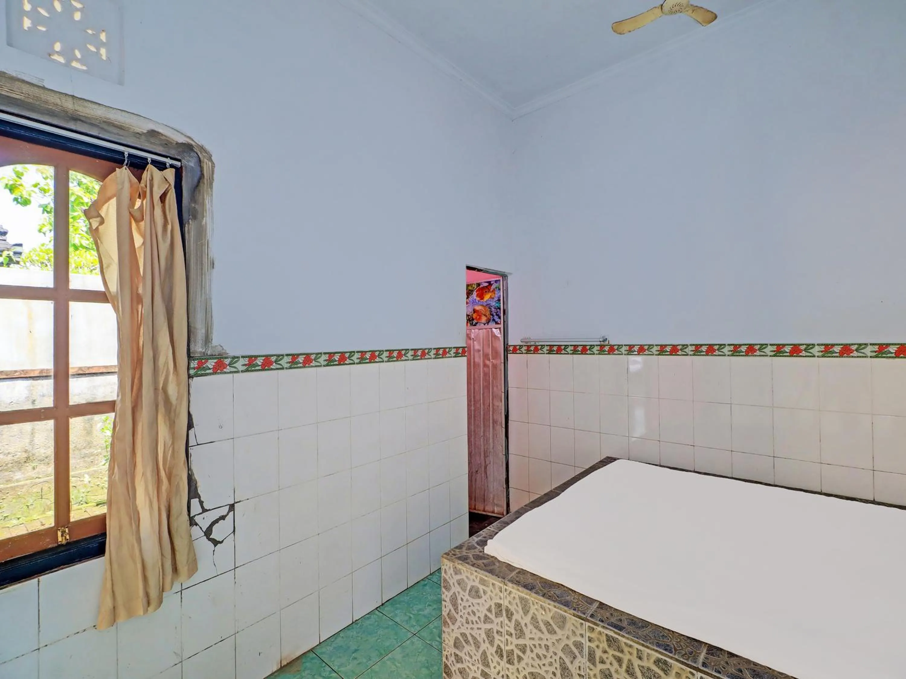 Bedroom, Bed in Hotel O Sekar Jagat Near Pantai Baluk Rening