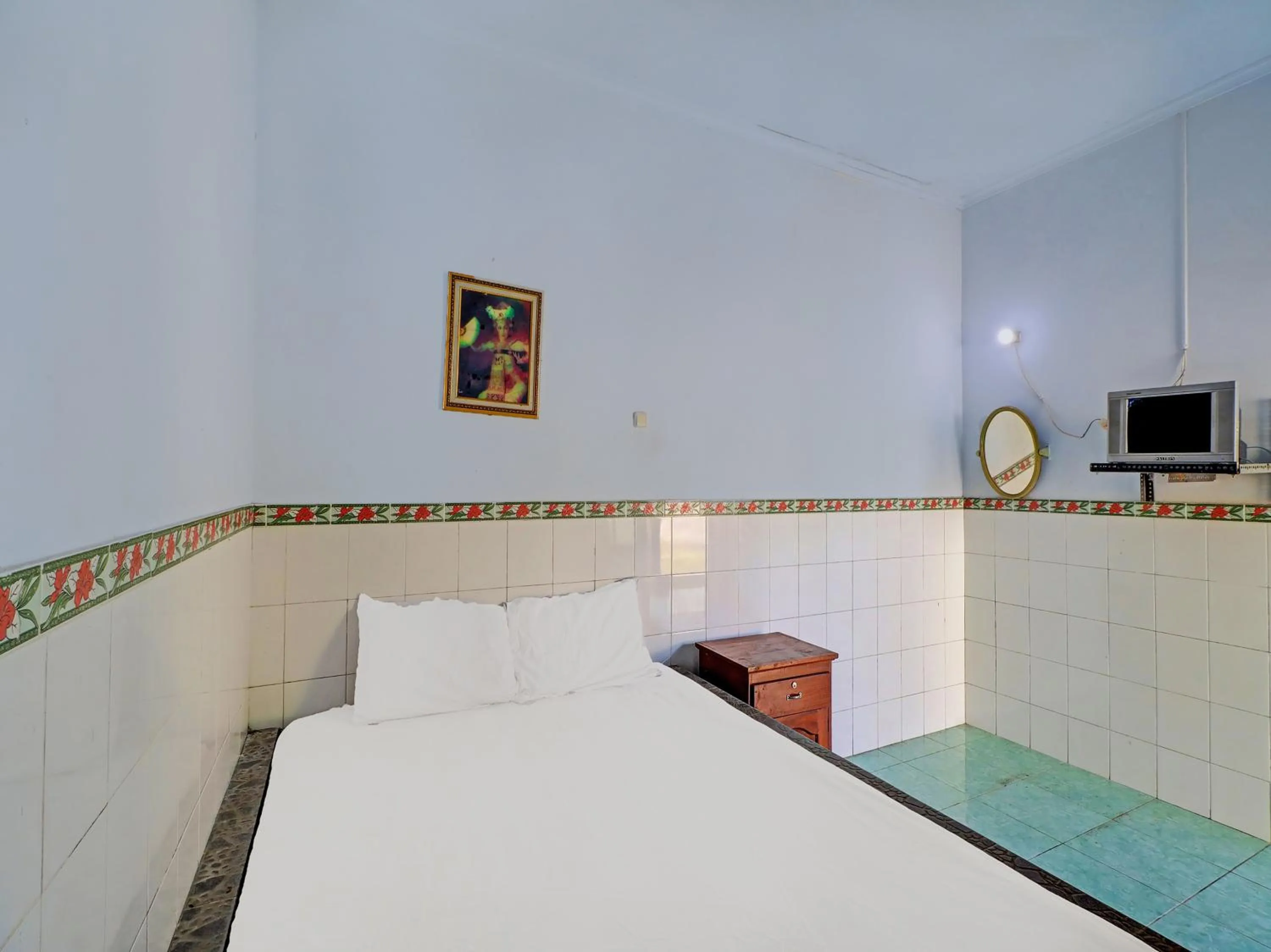 Bedroom, Bed in Hotel O Sekar Jagat Near Pantai Baluk Rening