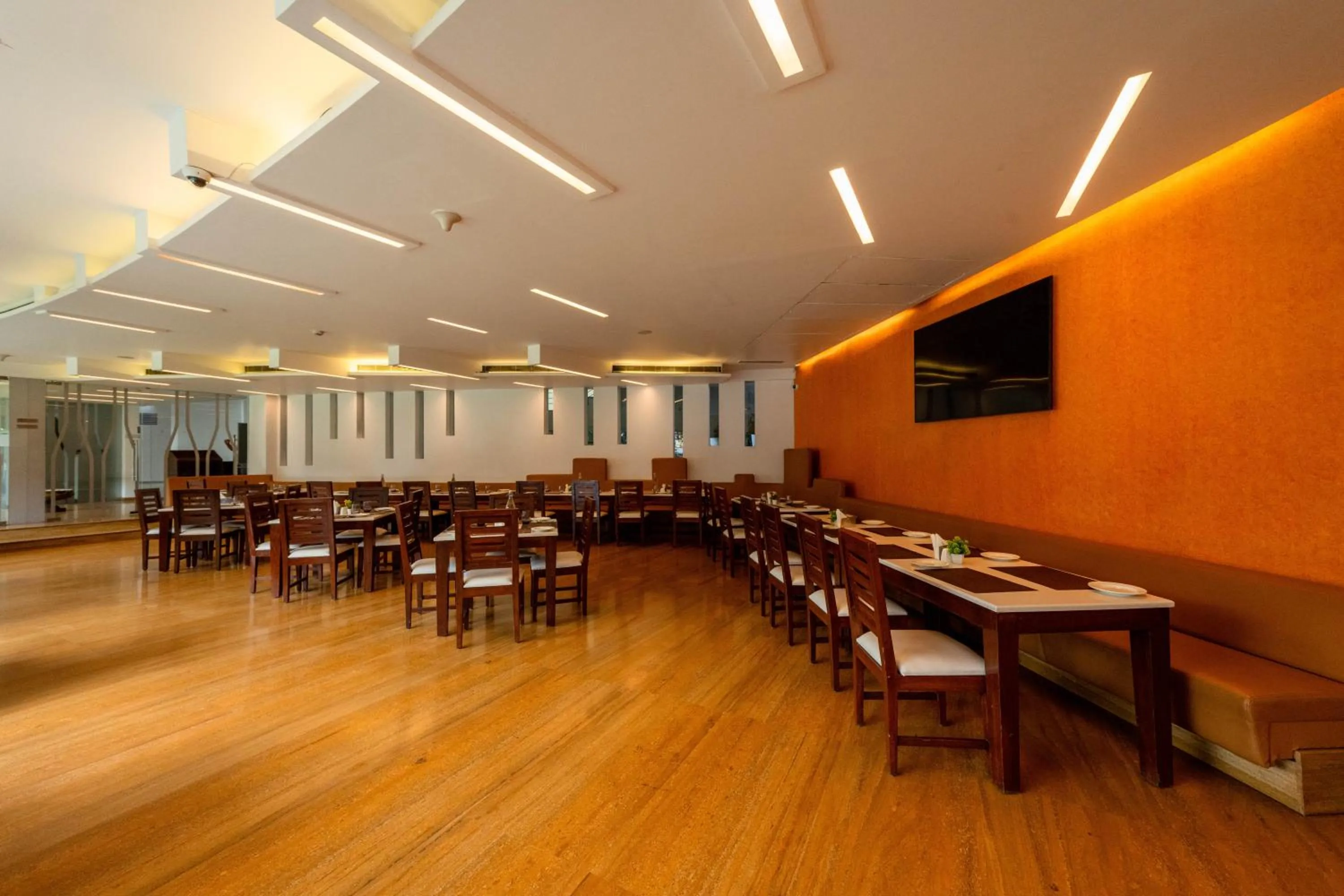 Restaurant/places to eat in THE WOODROSE