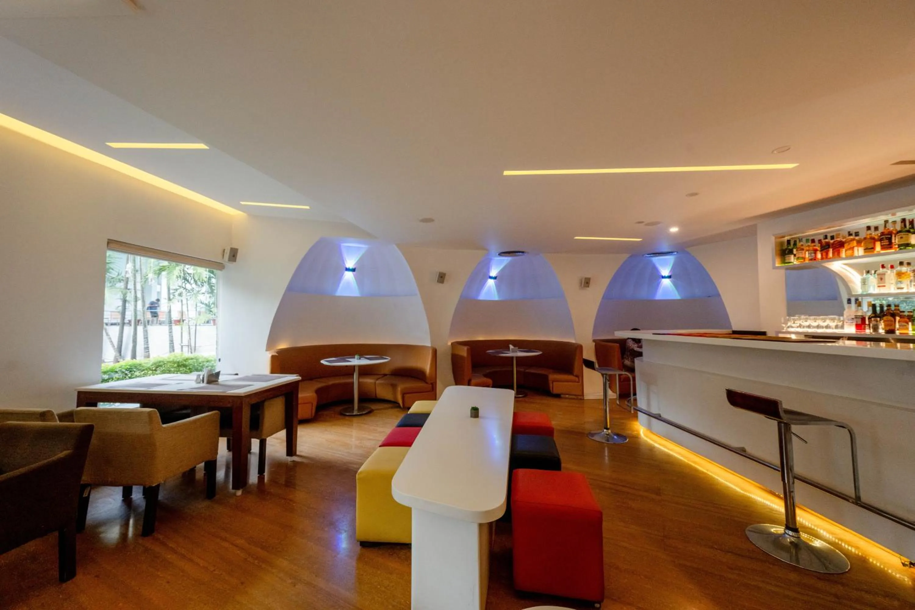 Restaurant/places to eat in THE WOODROSE