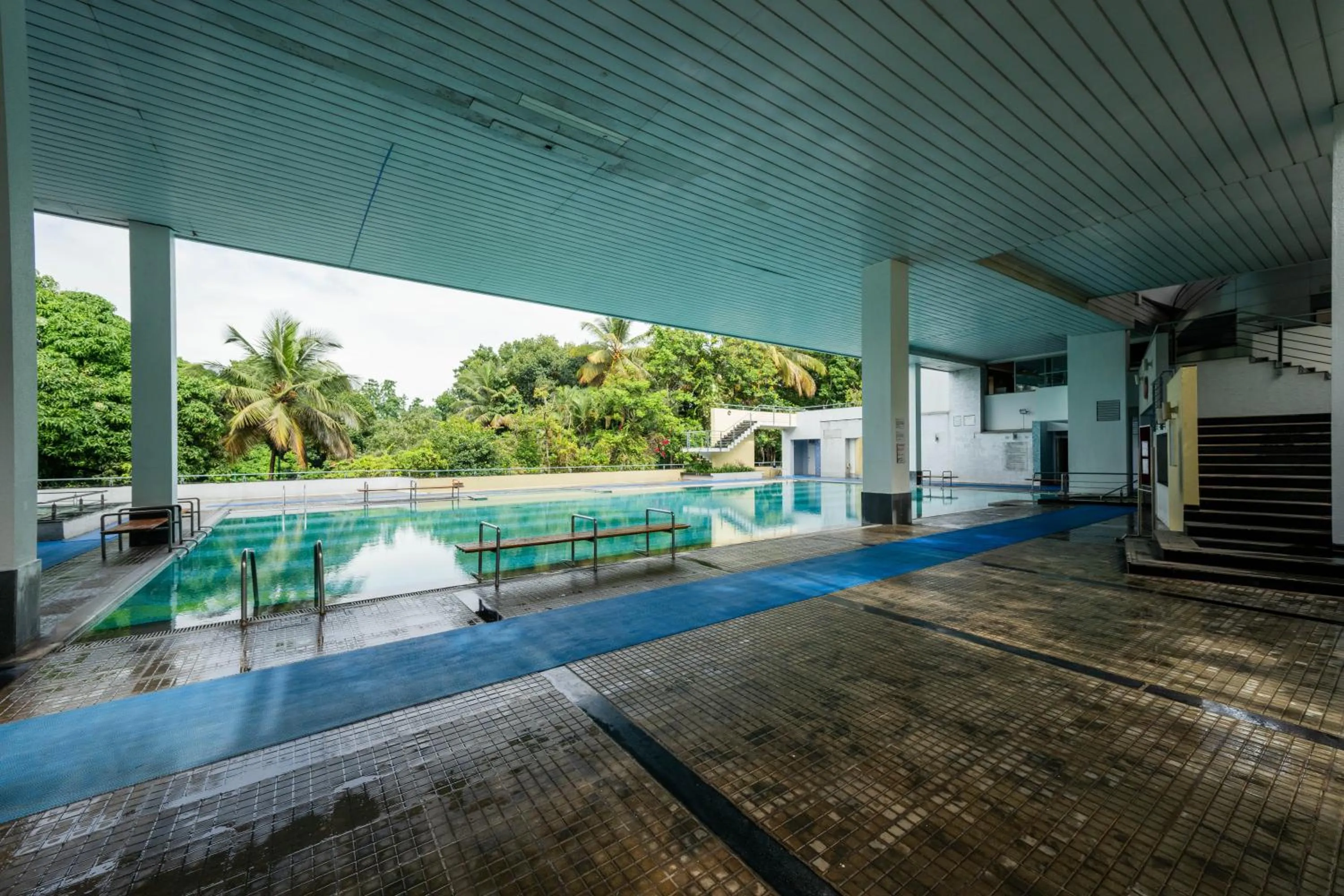 Swimming pool in THE WOODROSE