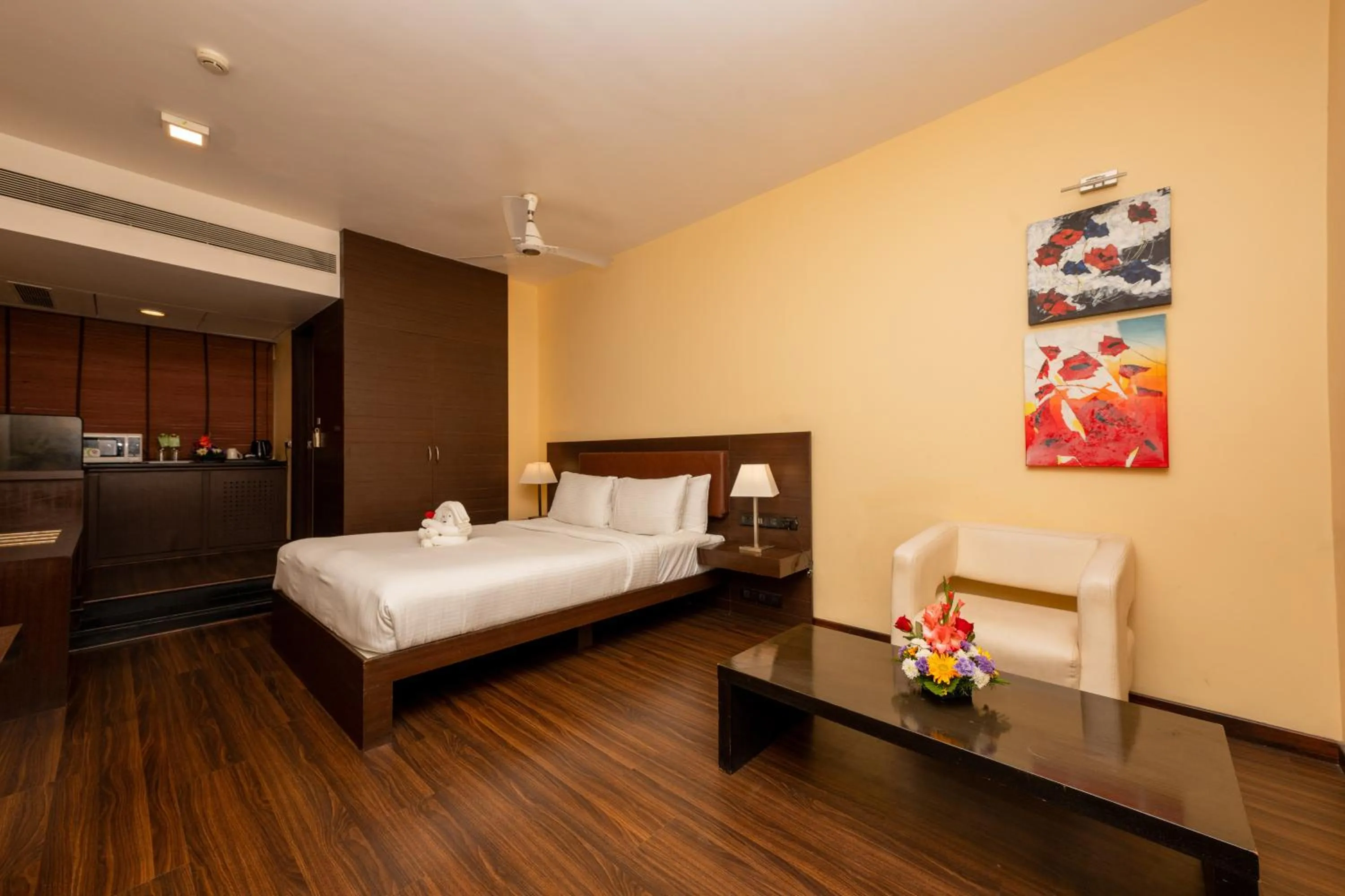 Kitchen or kitchenette, Bed in THE WOODROSE