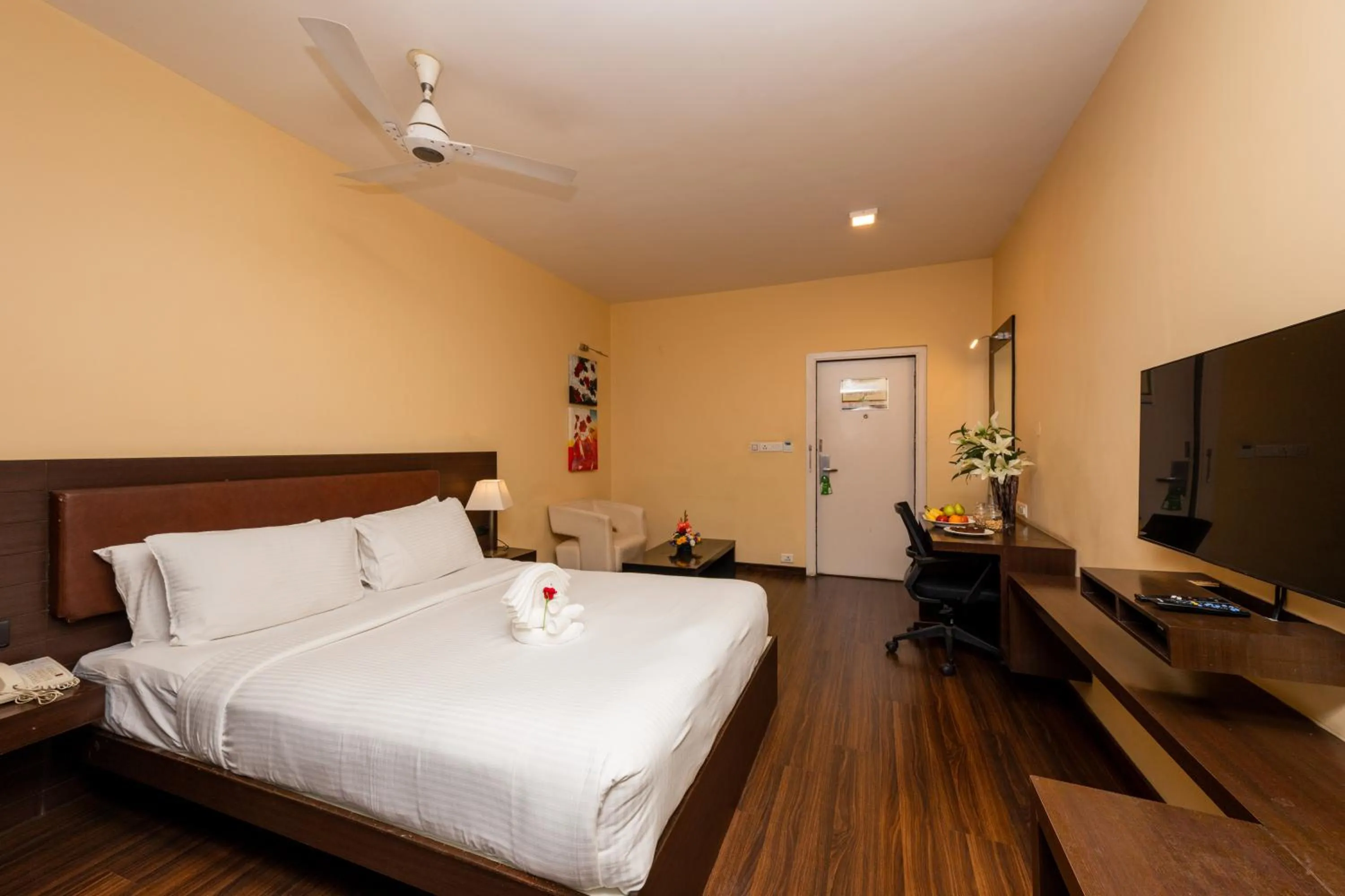 Bedroom, Bed in THE WOODROSE