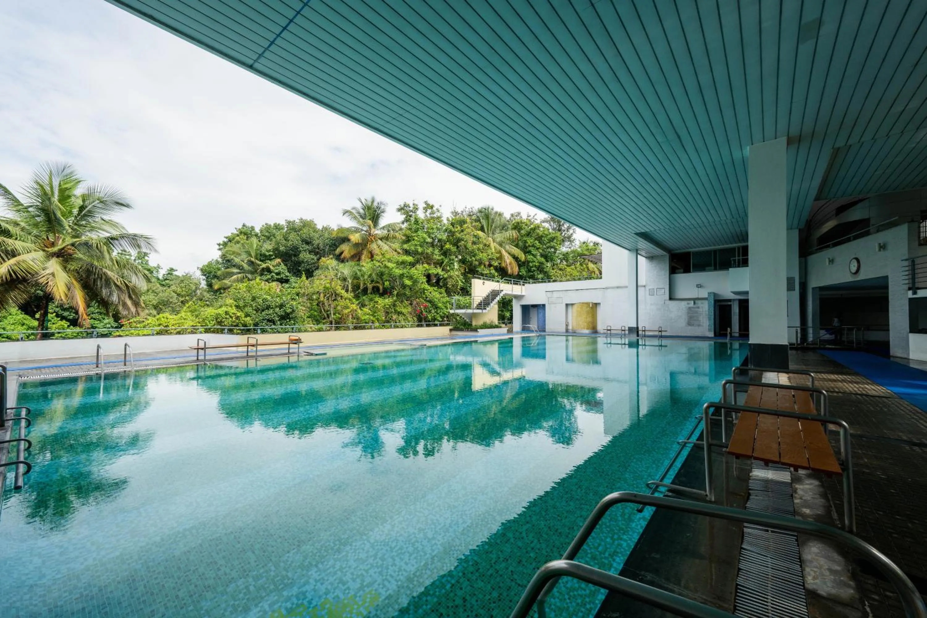 Swimming pool in THE WOODROSE