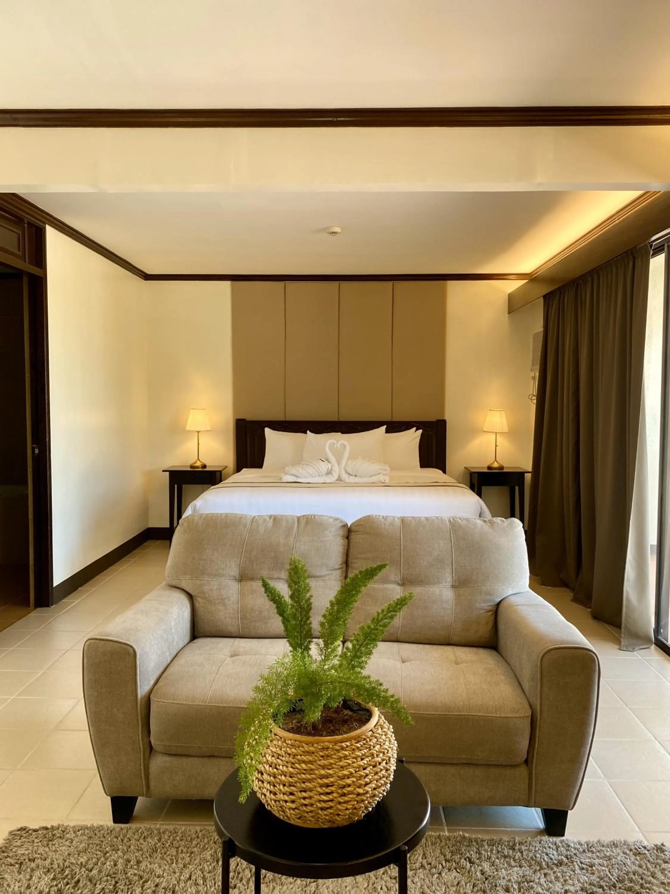 Bed in Plaza Del Norte Hotel and Convention Center