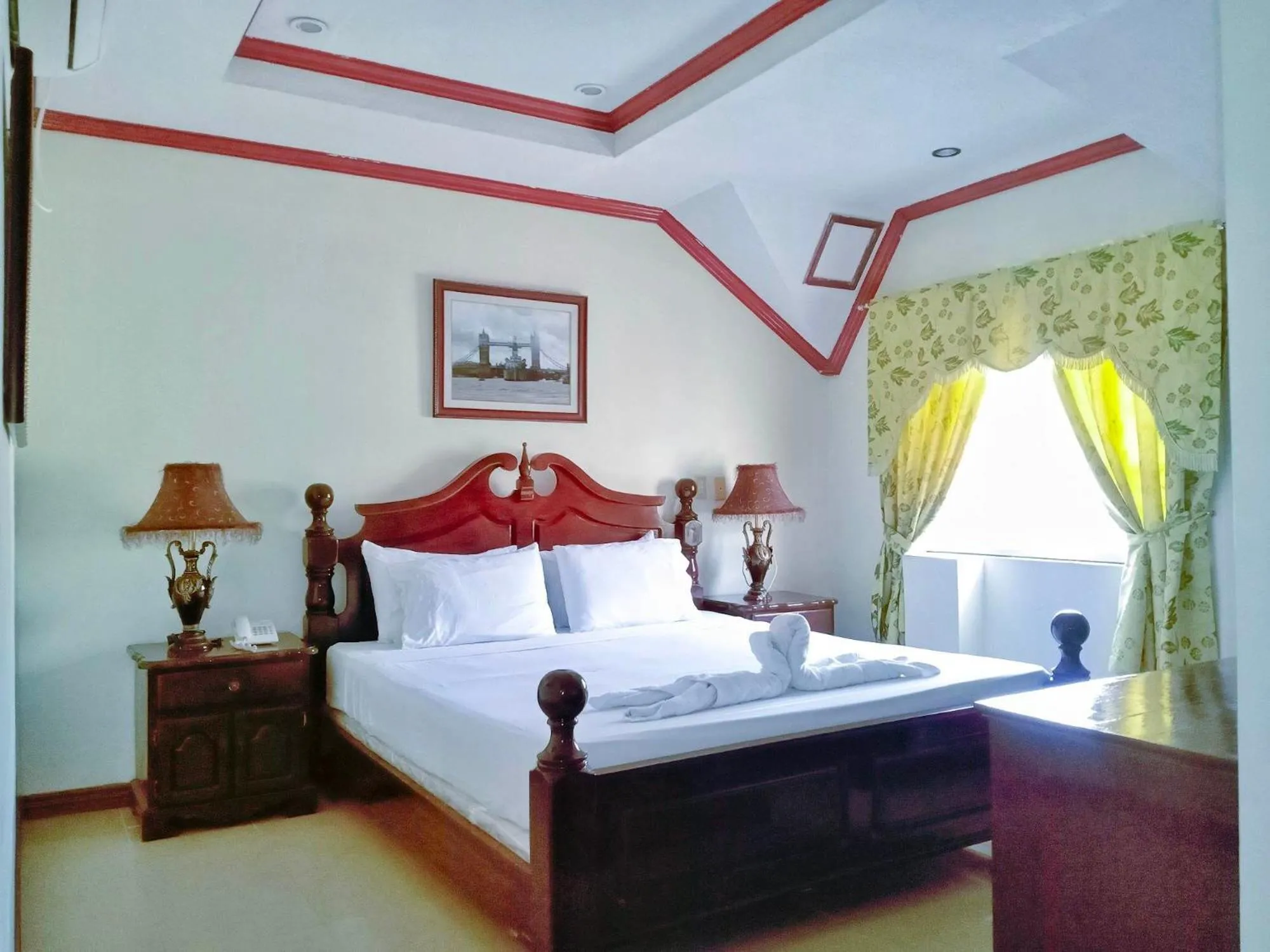 Bed in PALM TREE RESORT AND RESTAURANT