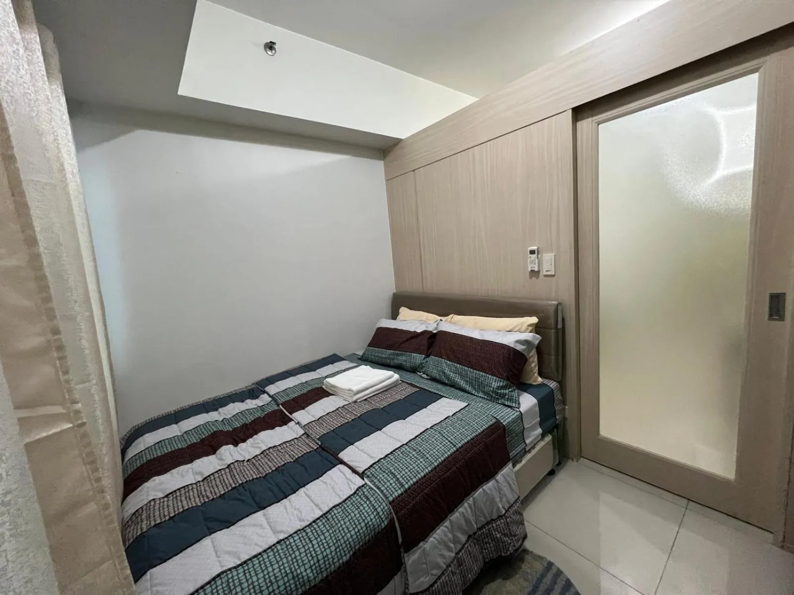Bed in Jazz Residences Makati