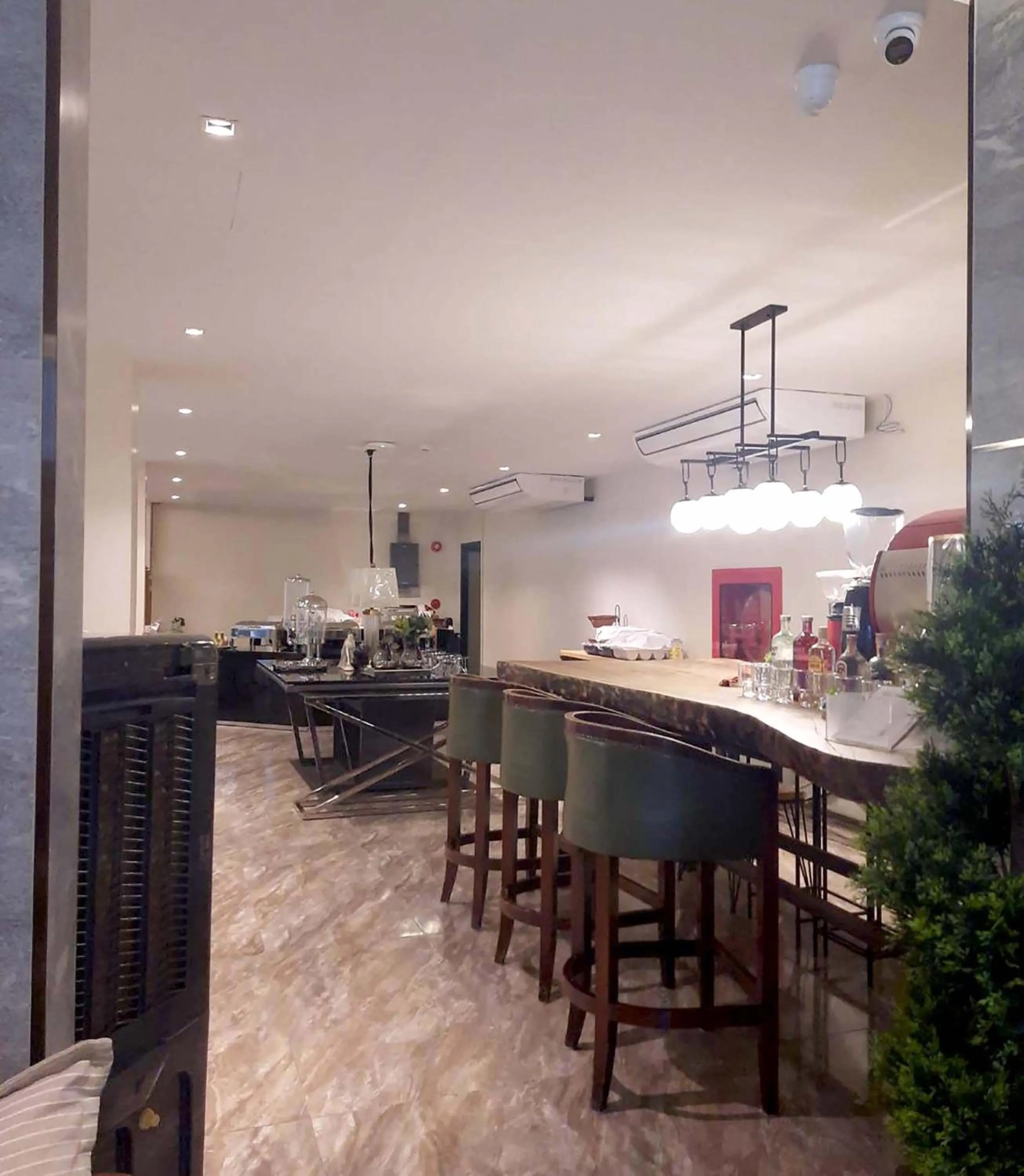 Lounge or bar in The 9 Residence Hotel