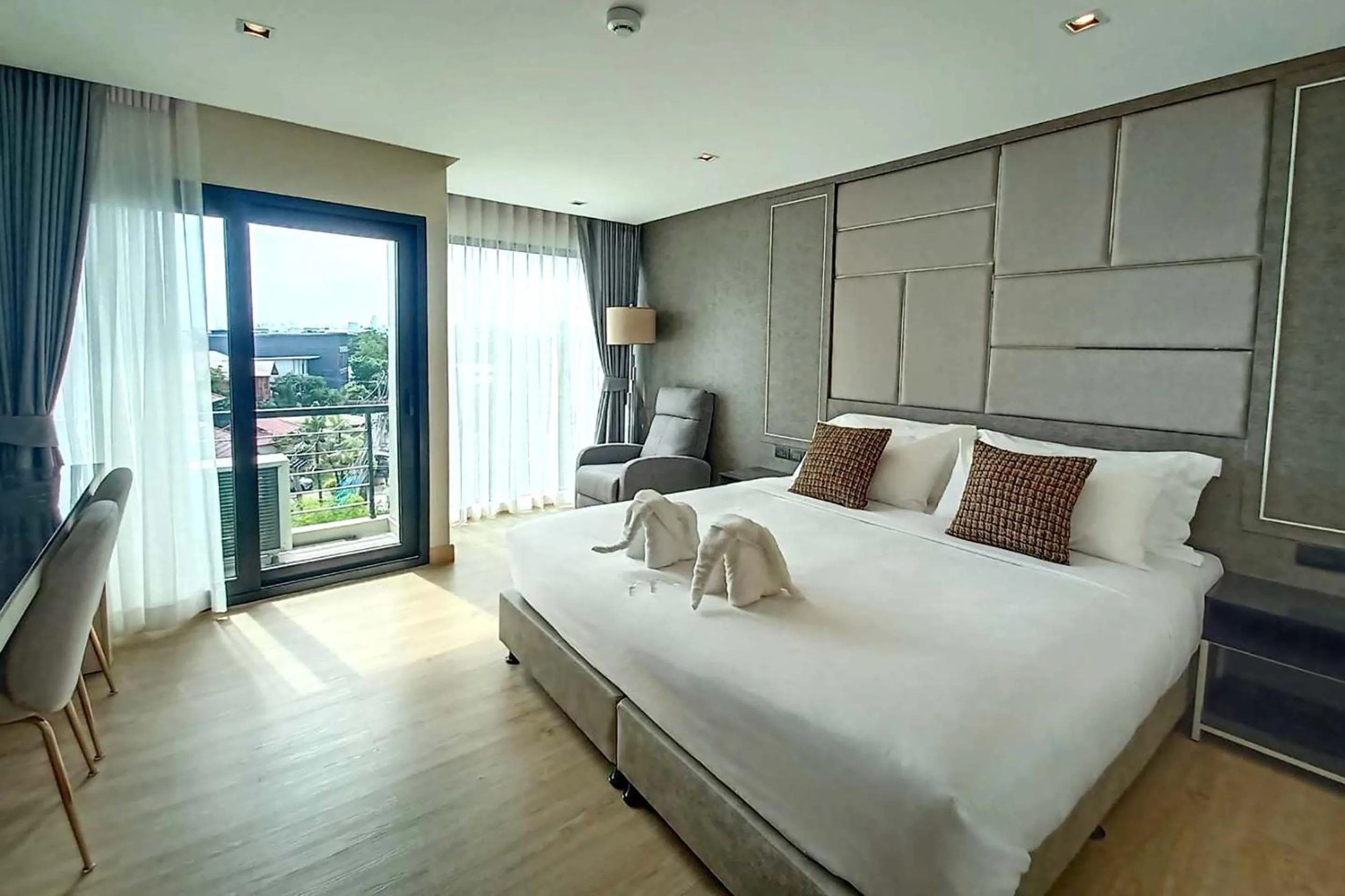 Bed in The 9 Residence Hotel