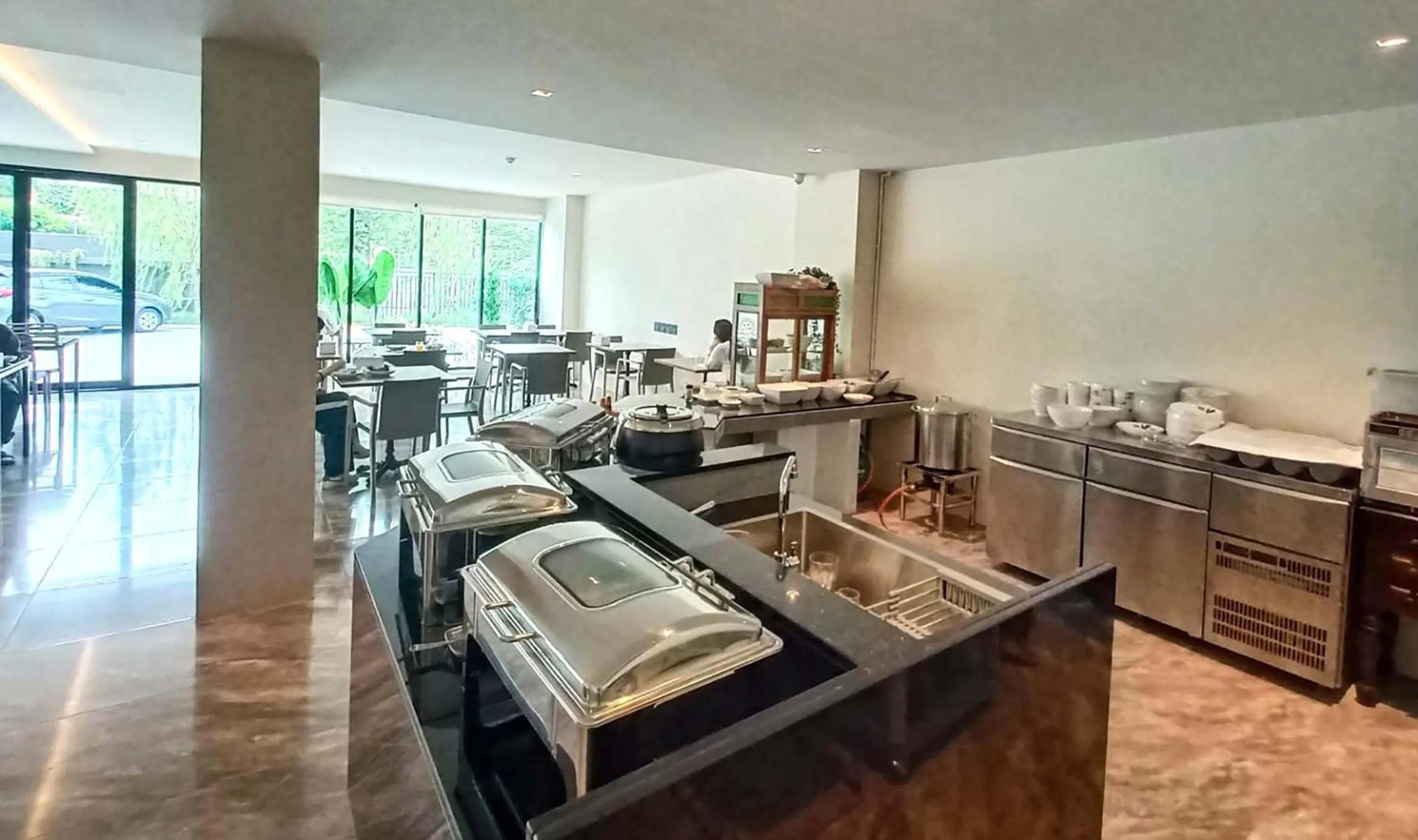 Restaurant/places to eat in The 9 Residence Hotel