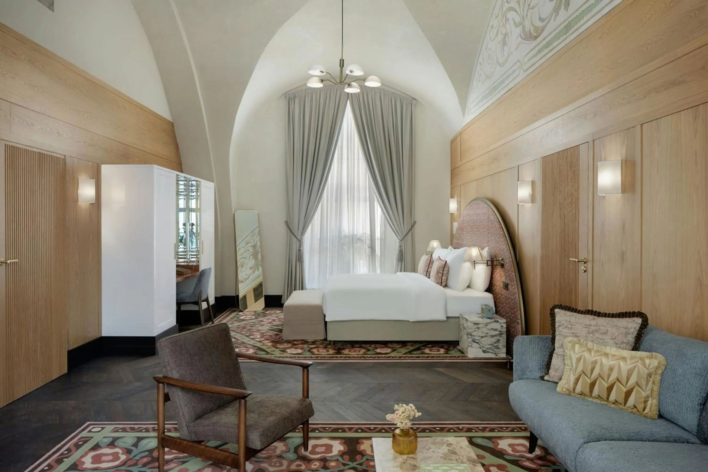 Photo of the whole room, Bed in Stradom House, Autograph Collection