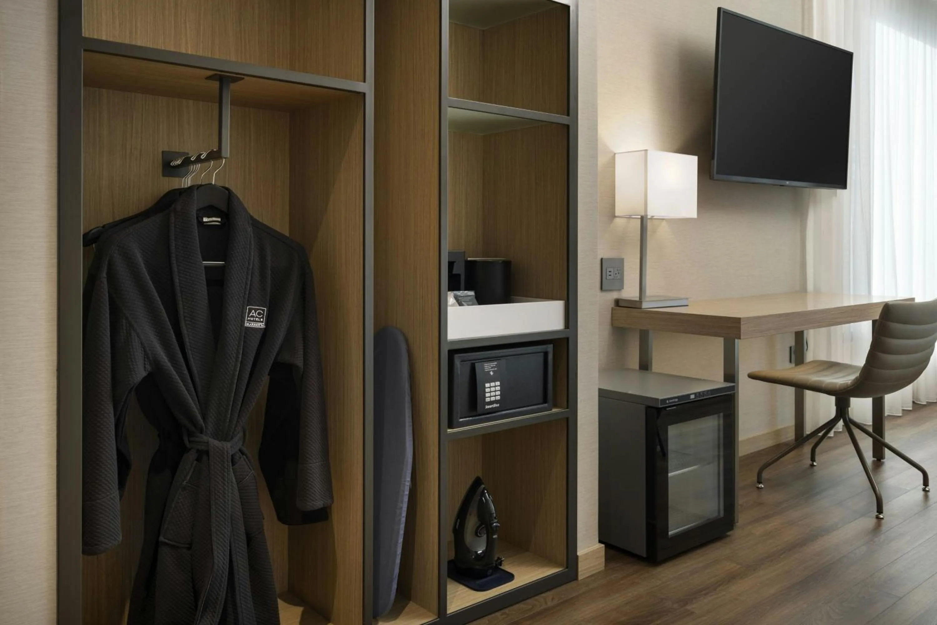 Photo of the whole room in AC Hotel San Rafael Downtown