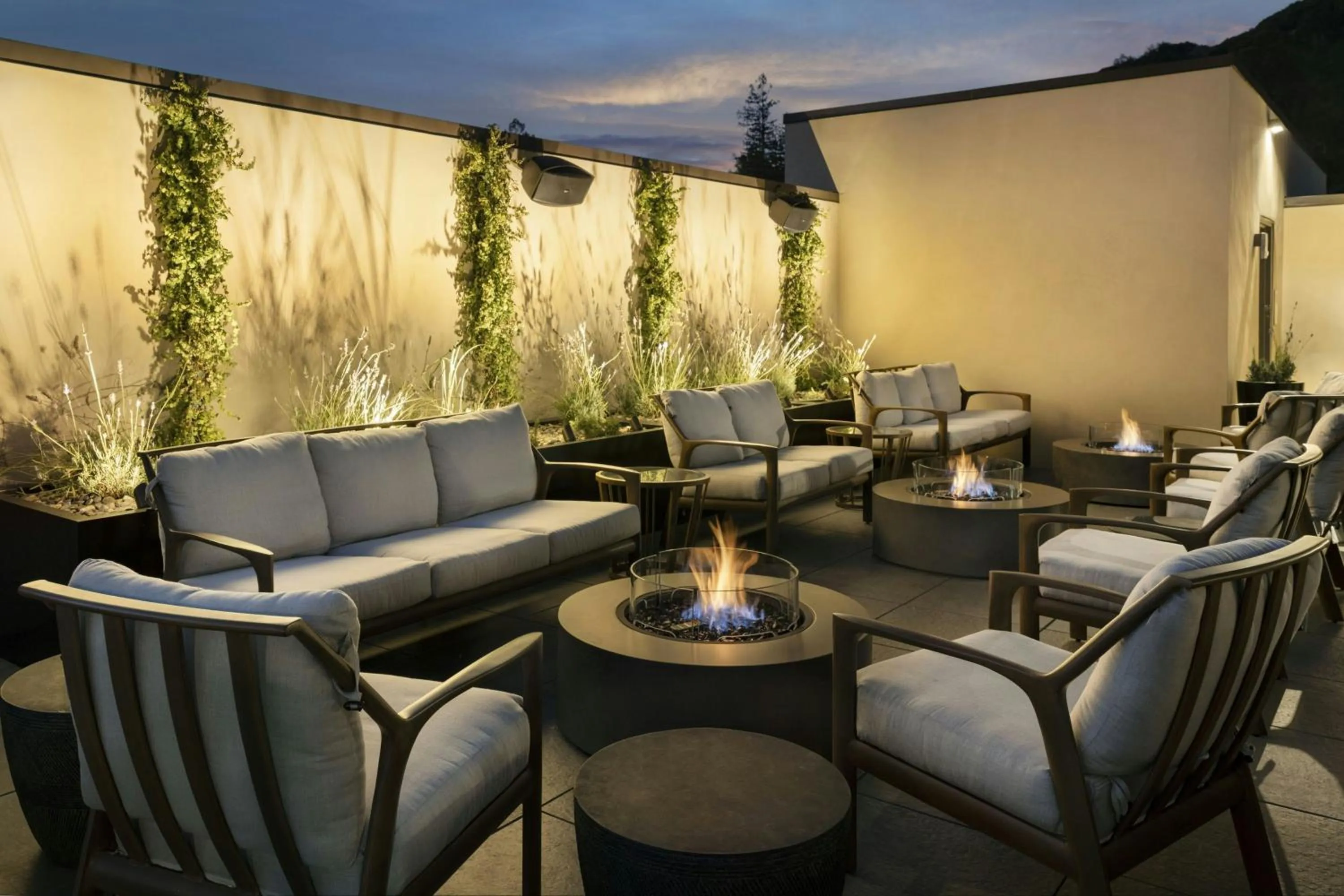 Lounge or bar in AC Hotel San Rafael Downtown