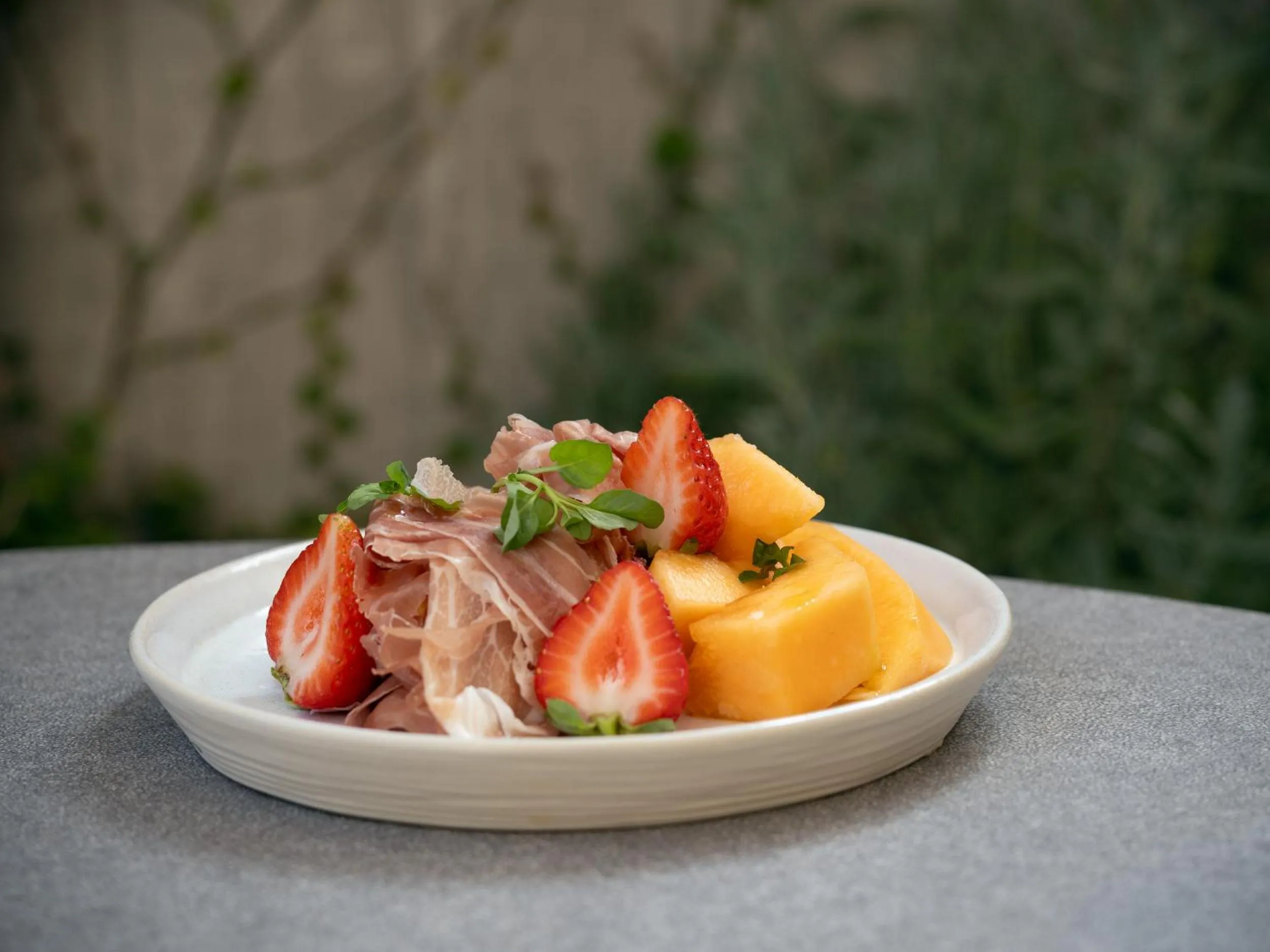 Restaurant/places to eat in AC Hotel San Rafael Downtown