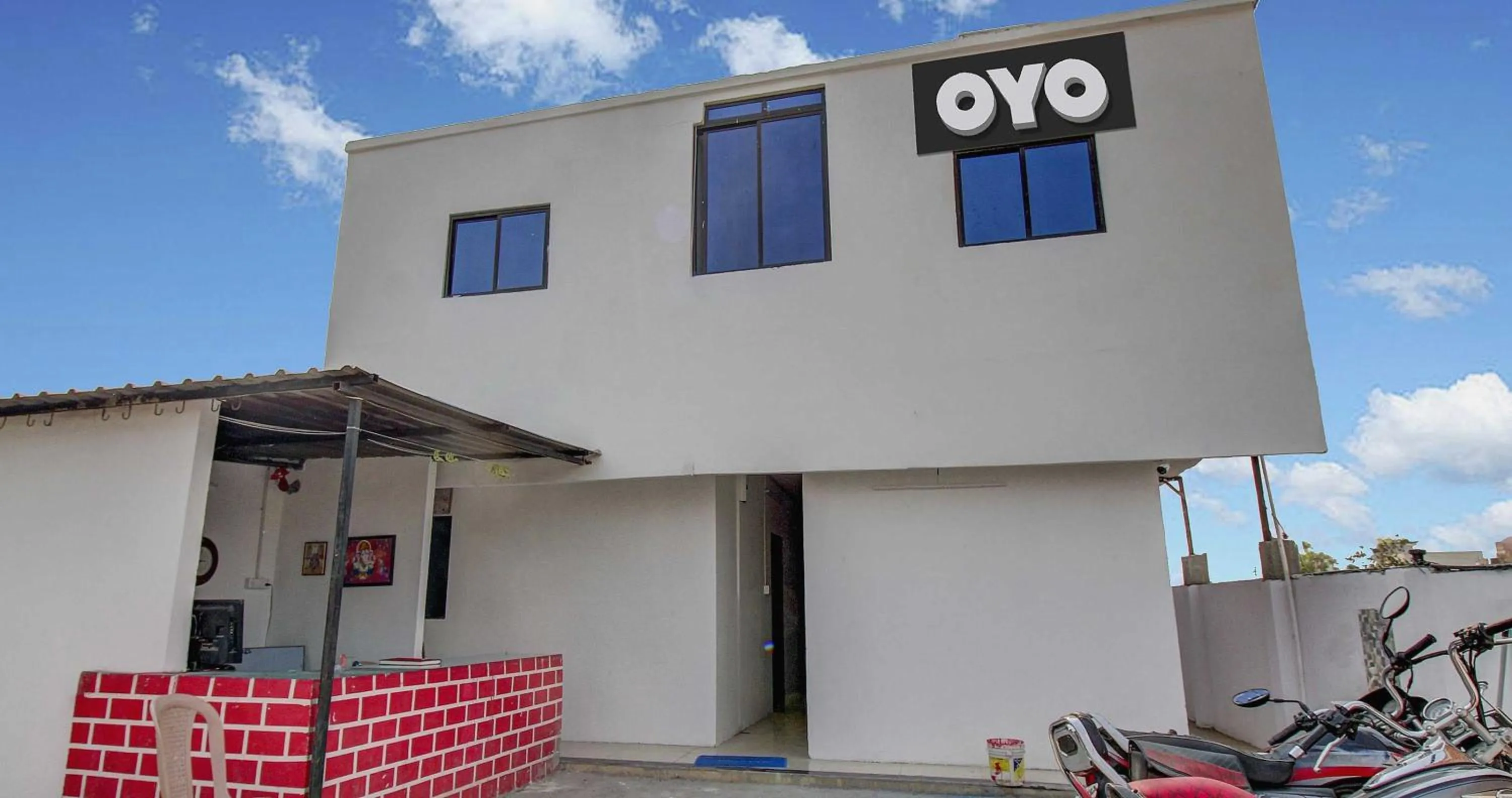 Facade/entrance in Hotel O Kings