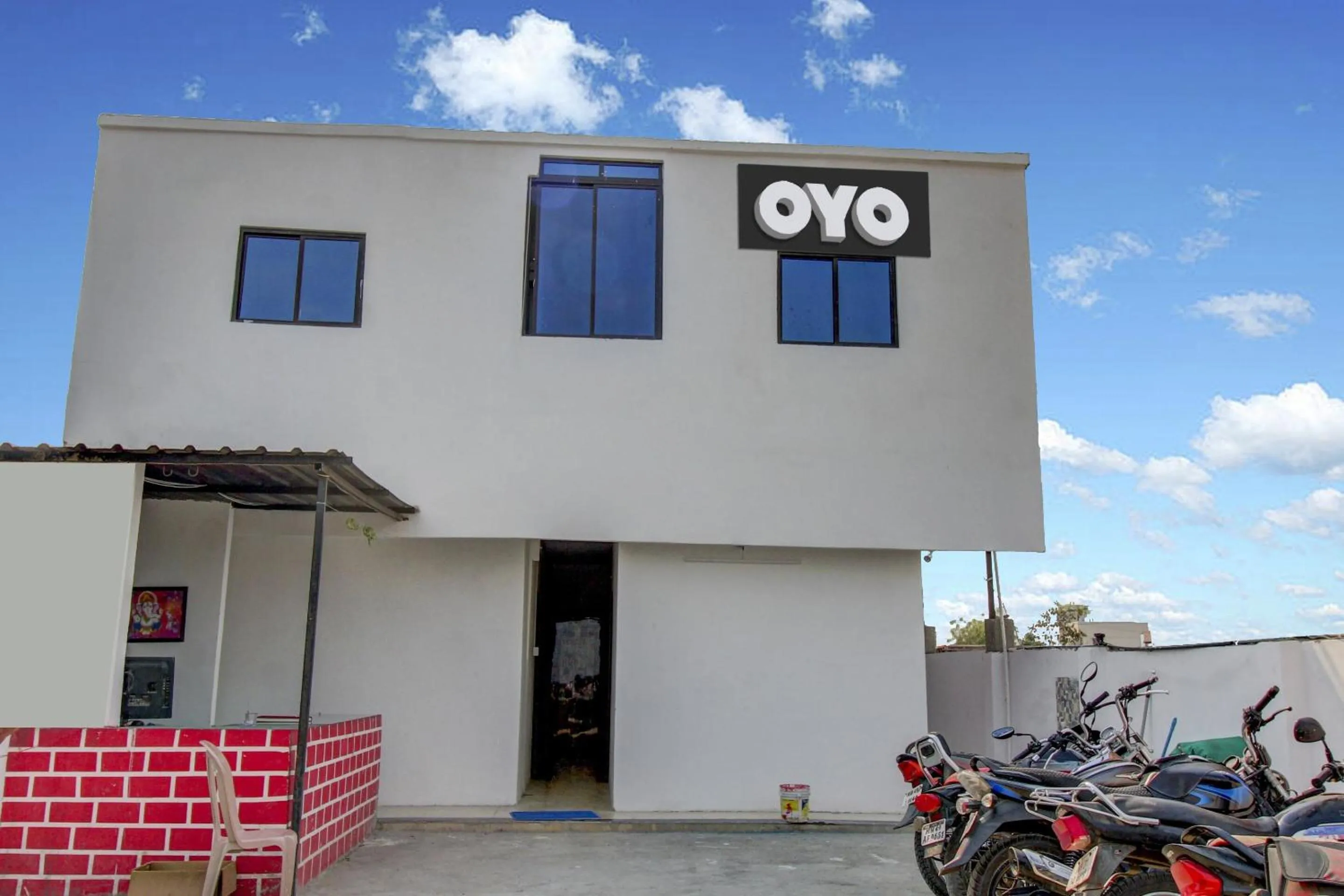 Facade/entrance in Hotel O Kings