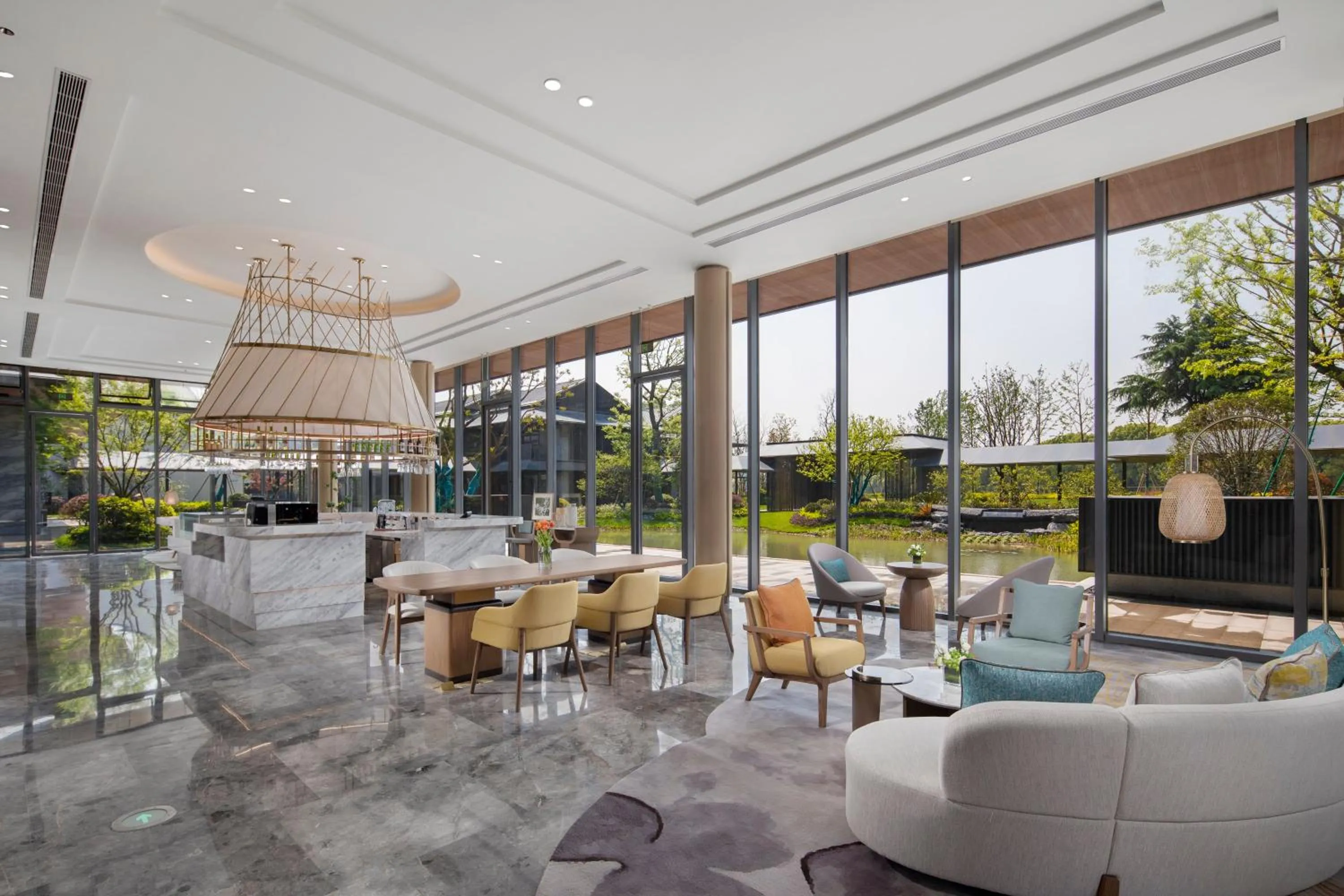 Lounge or bar, Lounge/Bar in Holiday Inn Deqing Xinshi Ancient Town, an IHG Hotel