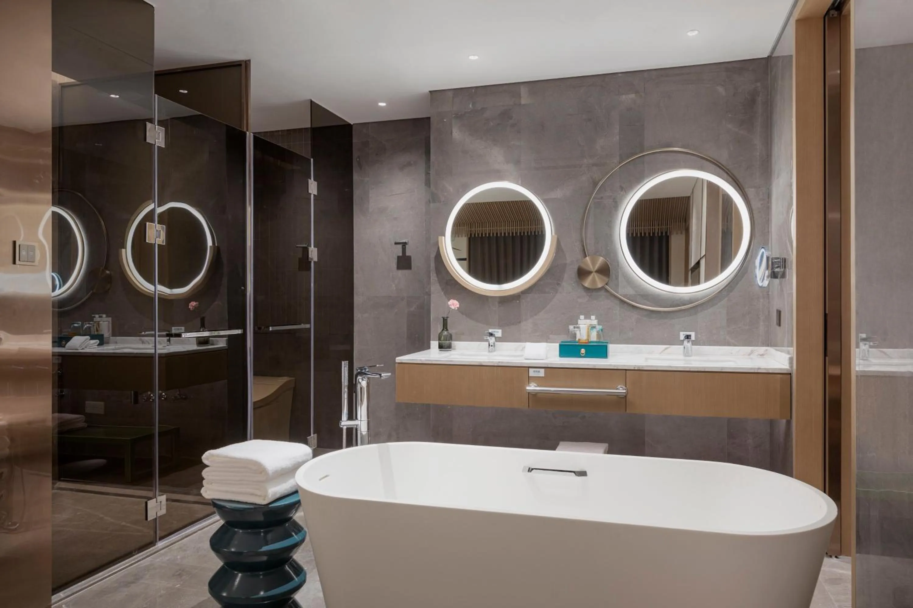 Bathroom in Holiday Inn Deqing Xinshi Ancient Town, an IHG Hotel