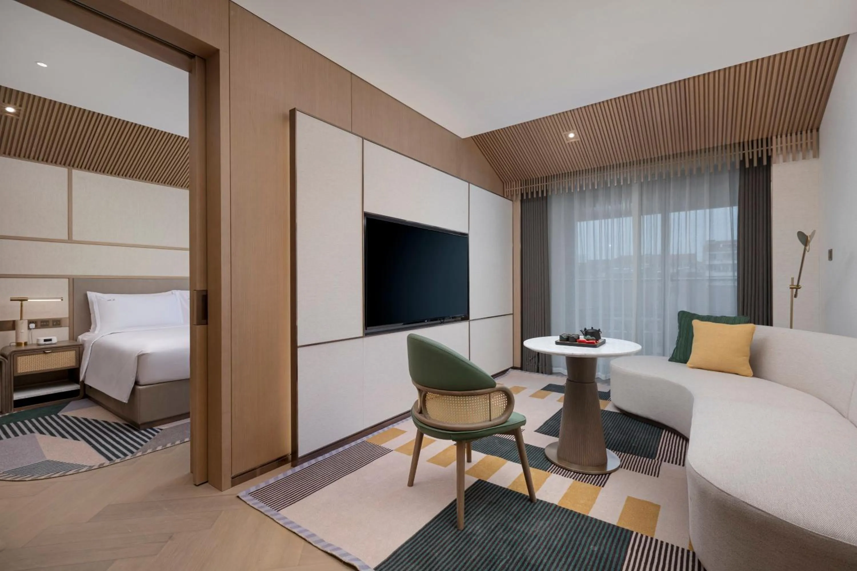 Photo of the whole room, TV/Entertainment Center in Holiday Inn Deqing Xinshi Ancient Town, an IHG Hotel