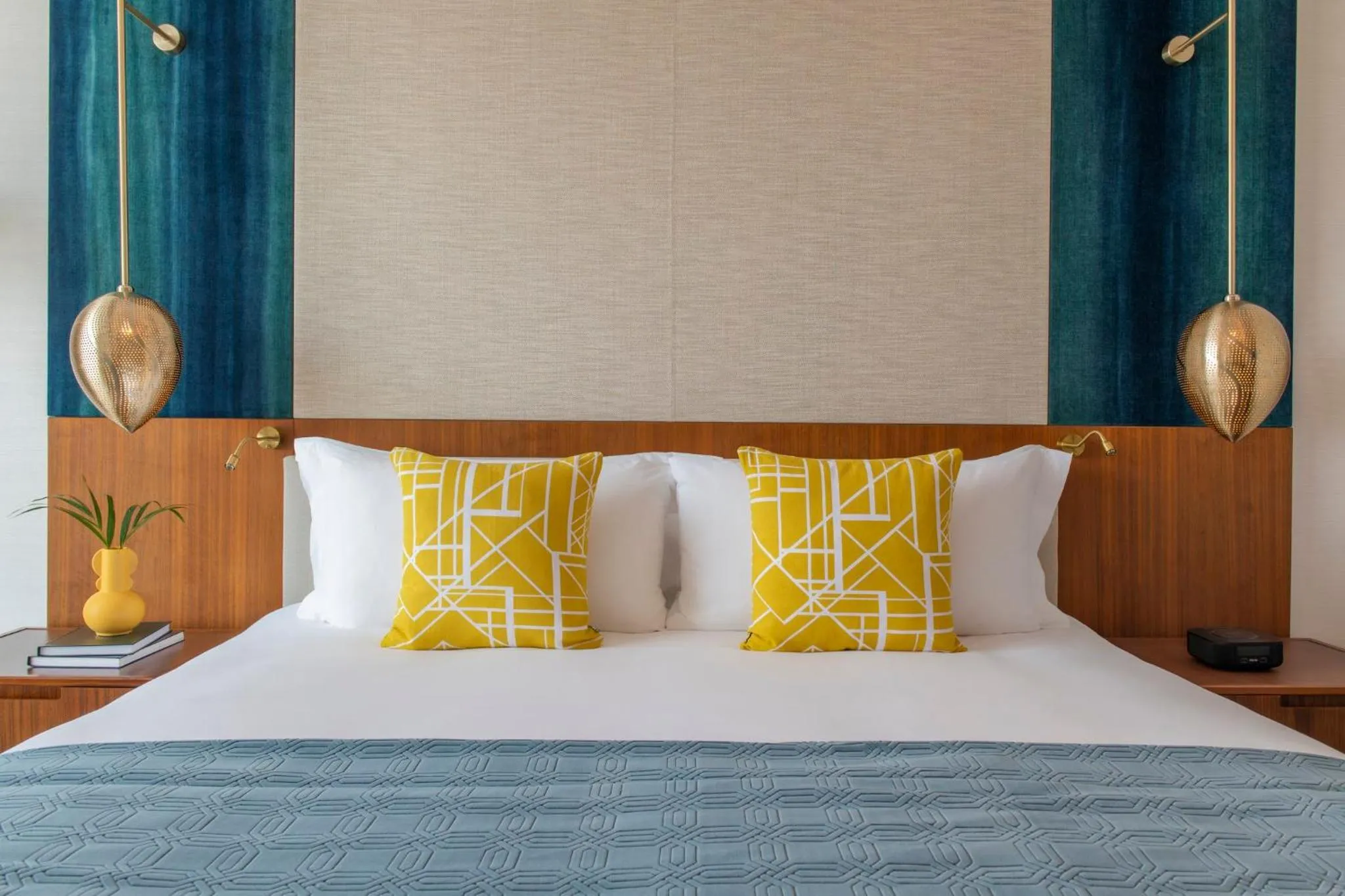 Photo of the whole room, Bed in Abesq Doha Hotel and Residences, an IHG Hotel