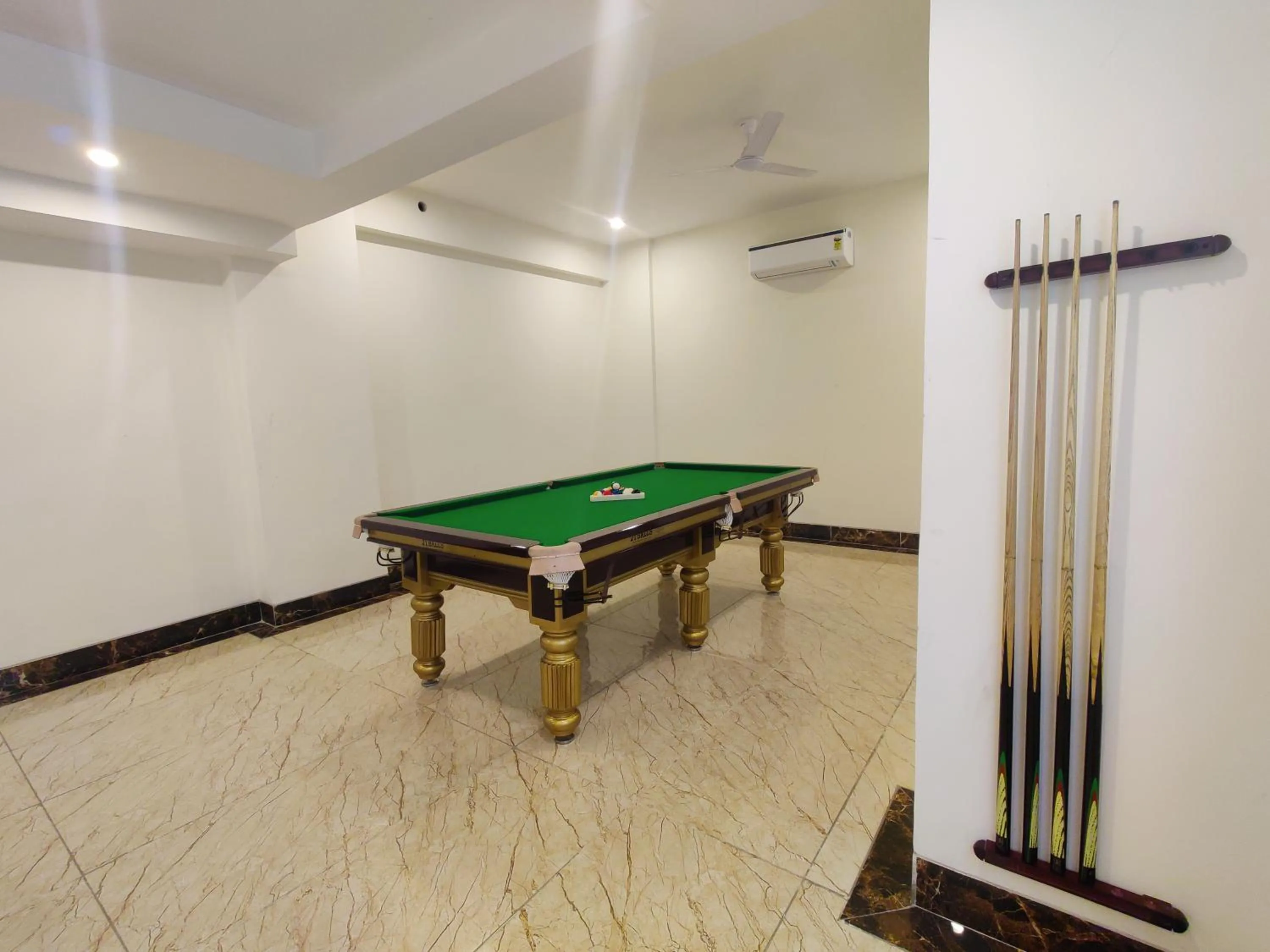 Game Room in Amahi Inn I Signature Towers