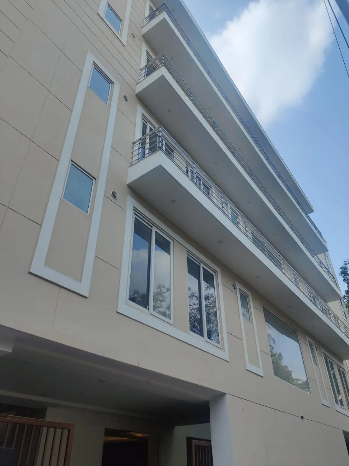 Property building in Amahi Inn I Signature Towers