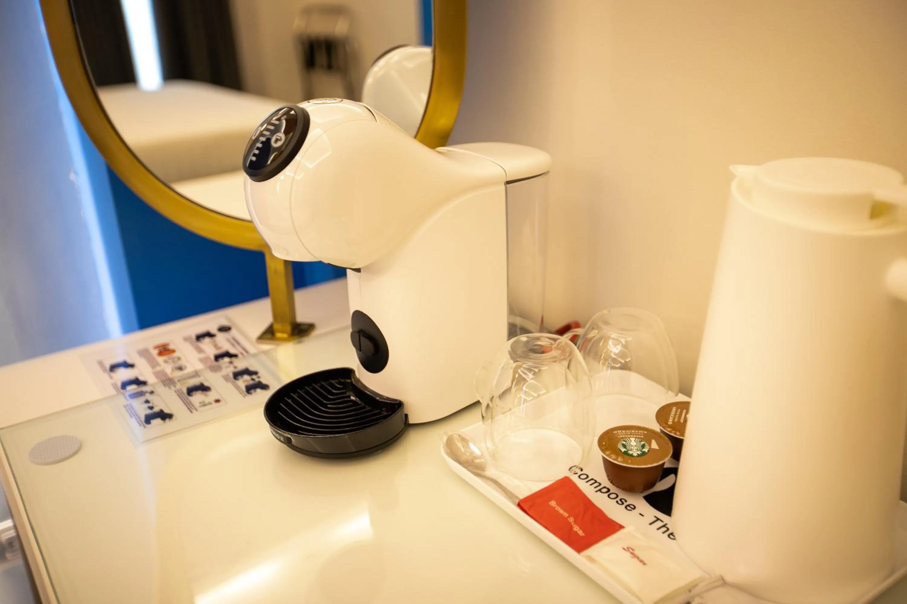 Coffee/tea facilities in M.Y. Hotel