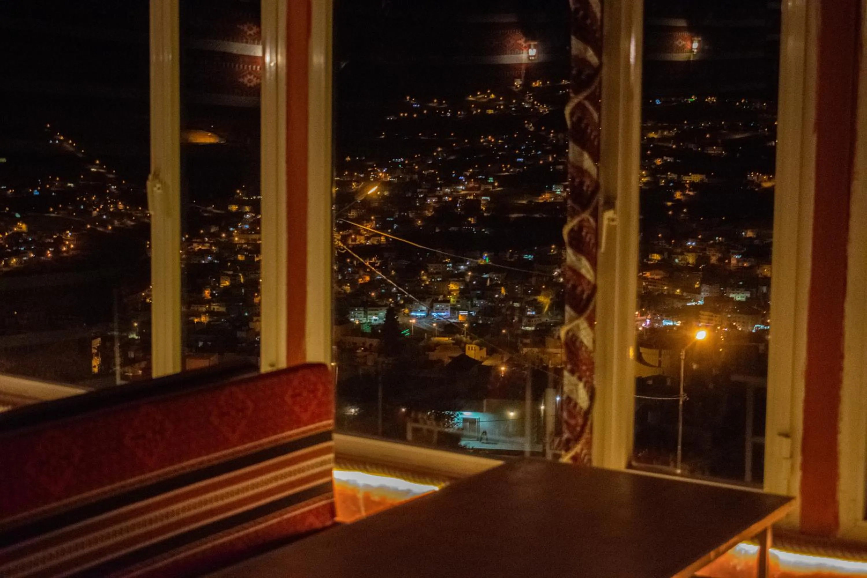 Restaurant/places to eat in Twilight Hotel Petra