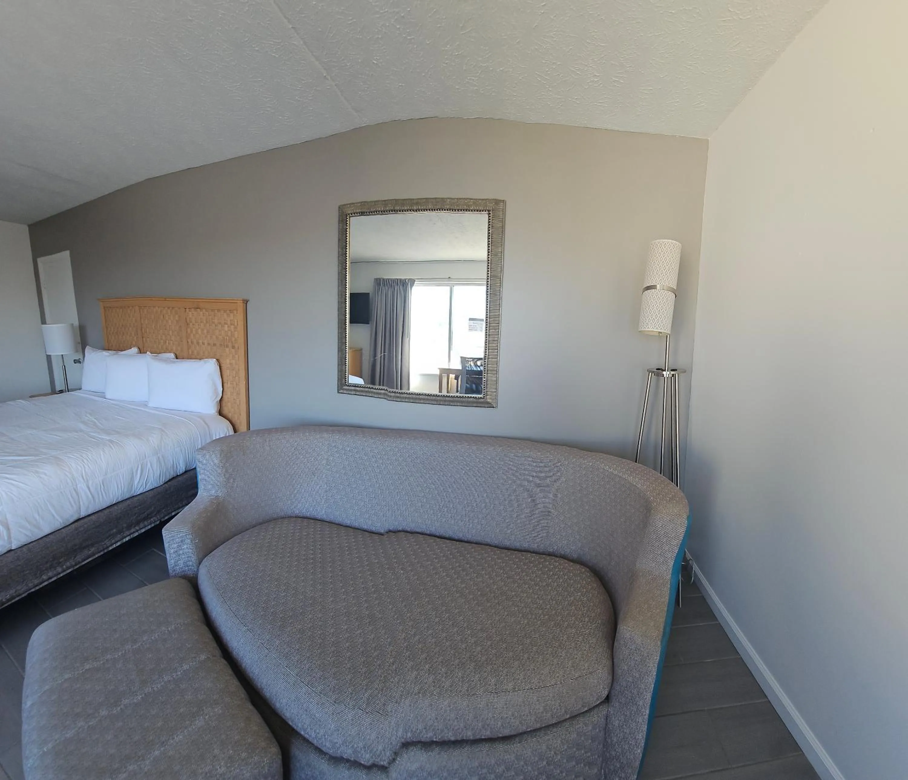 Bed in Southern Breeze Ocean Front Hotel