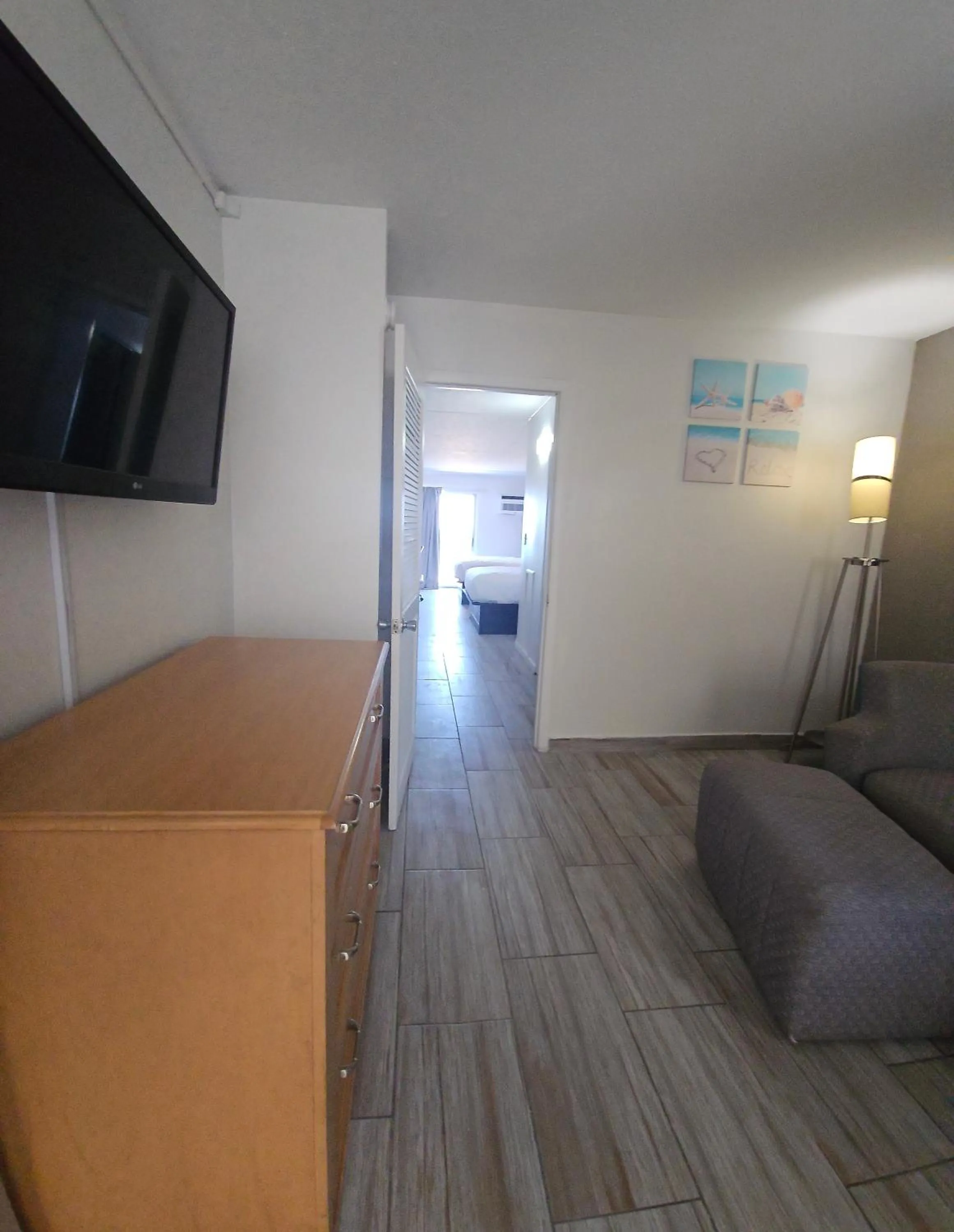 Southern Breeze Ocean Front Hotel