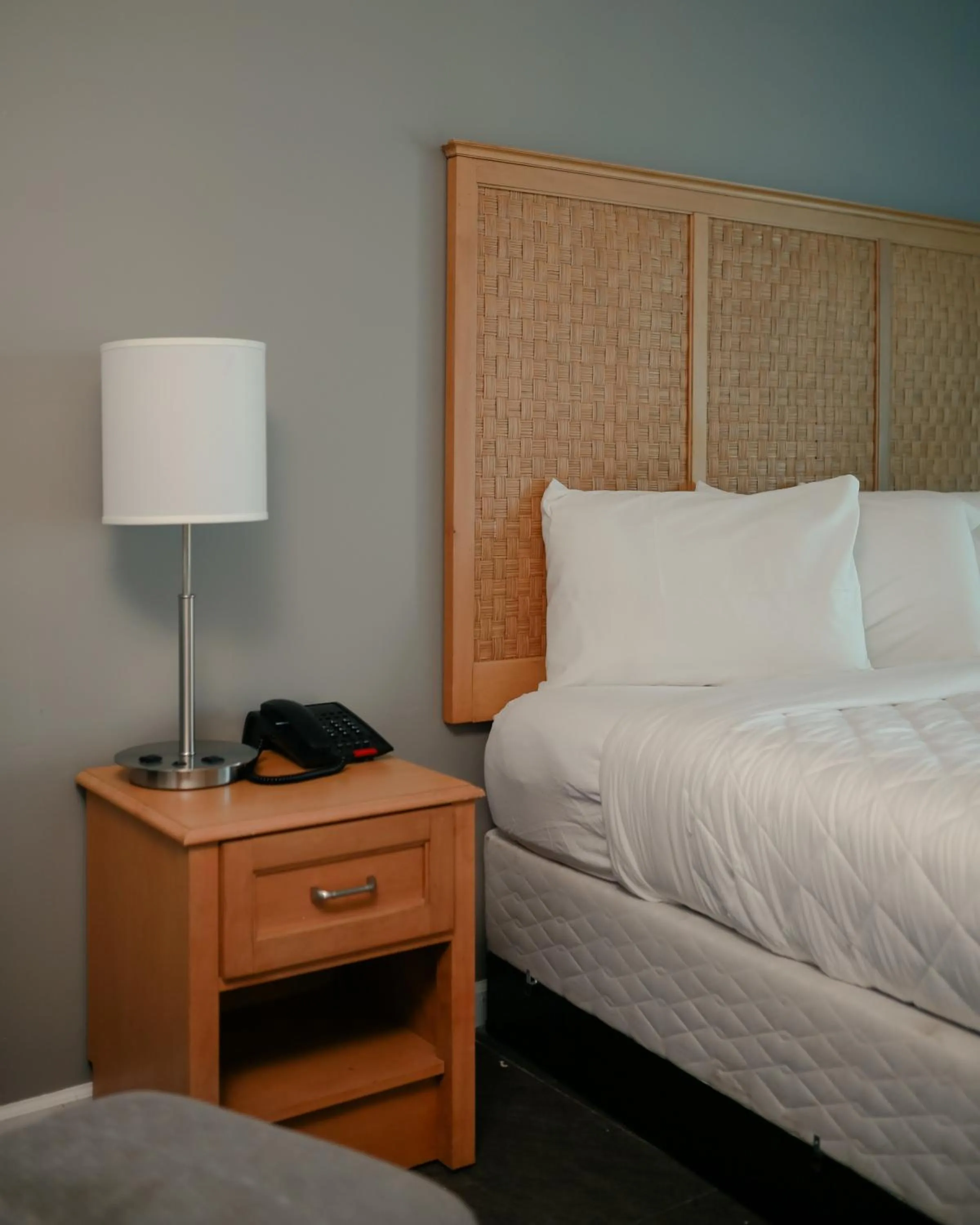 Bed in Southern Breeze Ocean Front Hotel