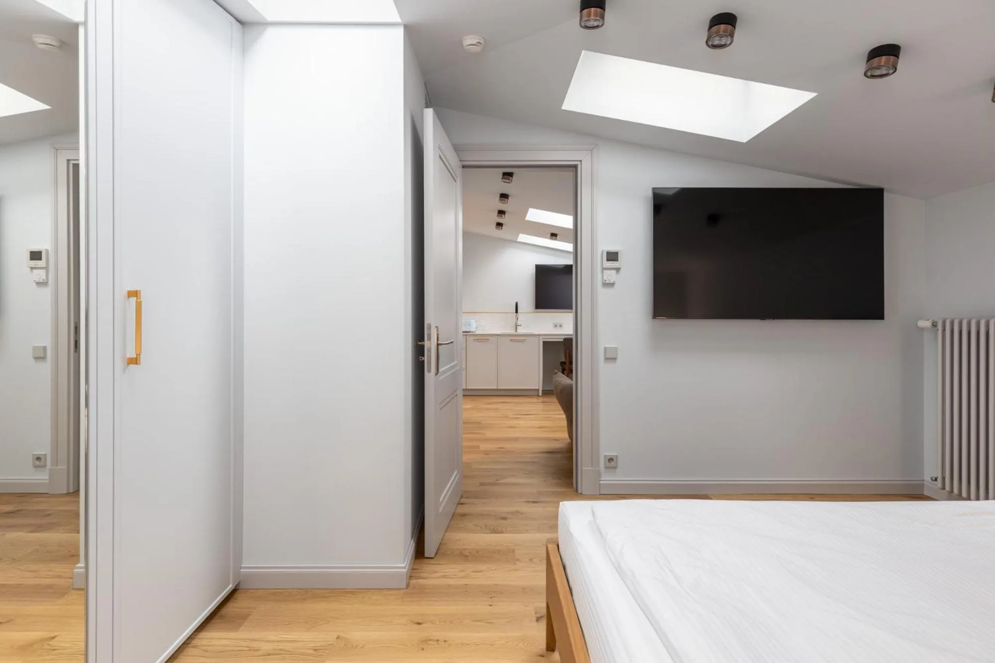 Bed in Roze Center Apartments